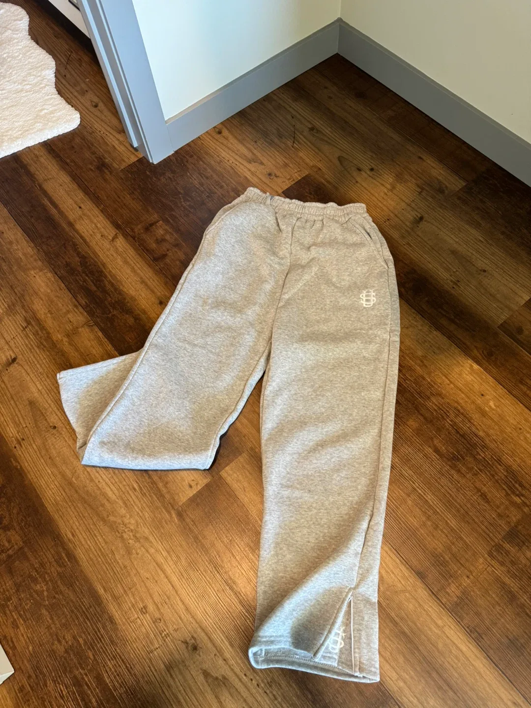 THE BEST GREY SWEATPANTS LARGE (L) SIZE image indicator(3)