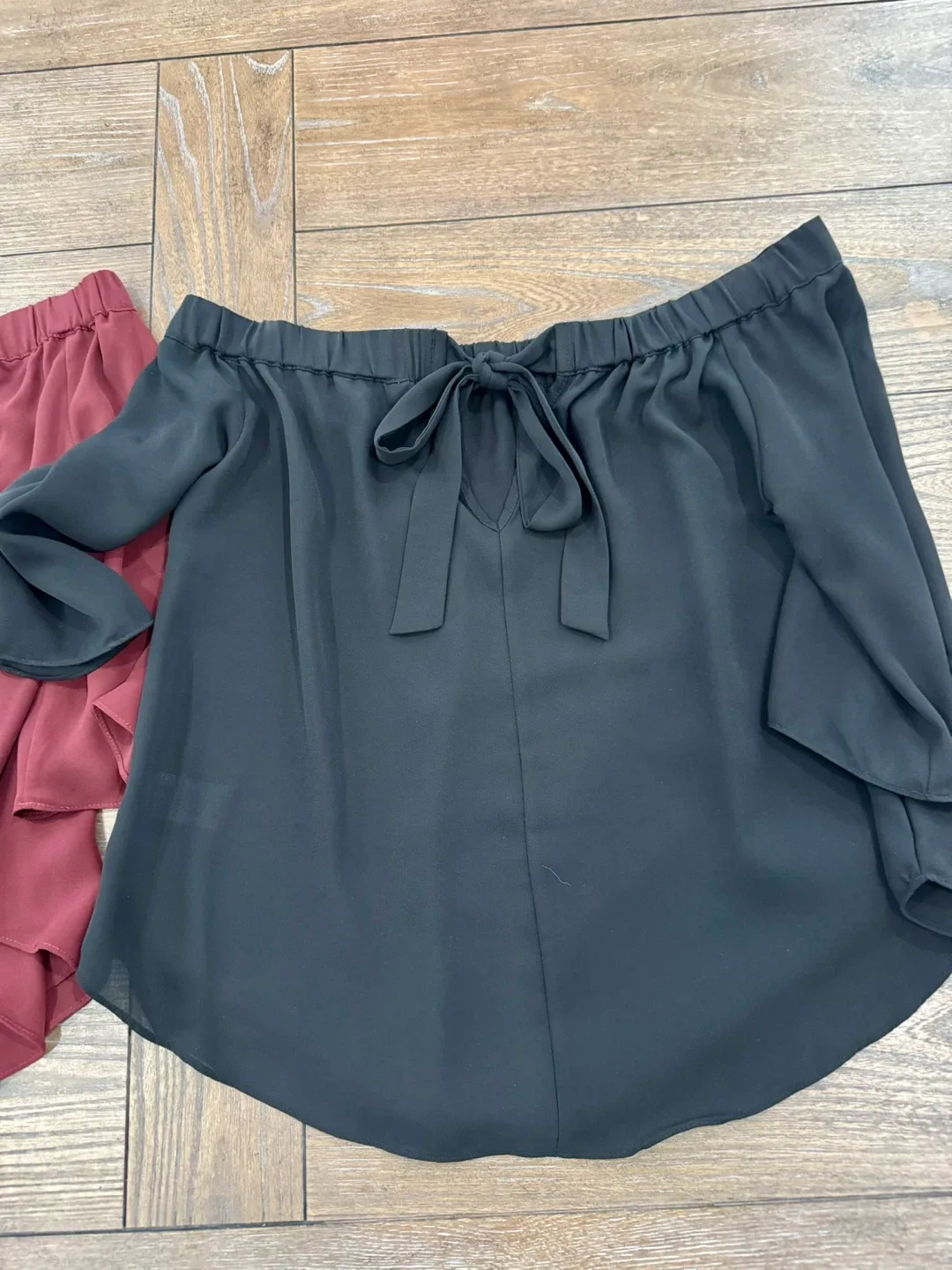Off-the-shoulder Blouse Set - Burgundy & Black image indicator(3)