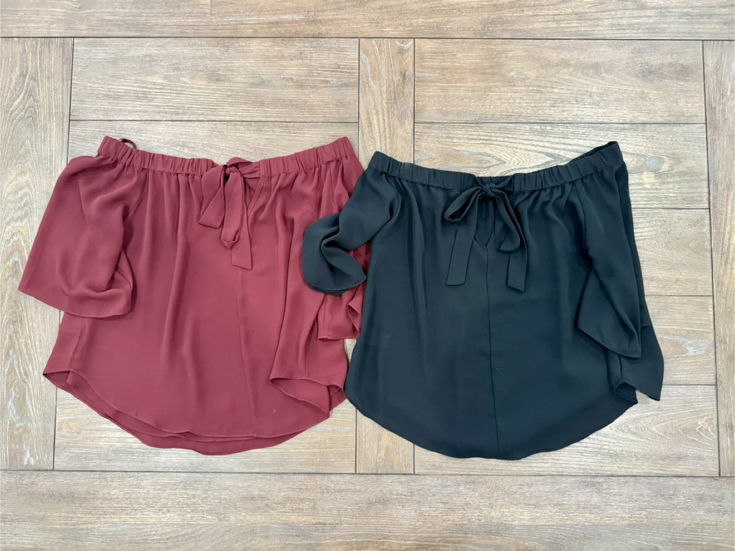 Off-the-shoulder Blouse Set - Burgundy & Black image indicator(2)