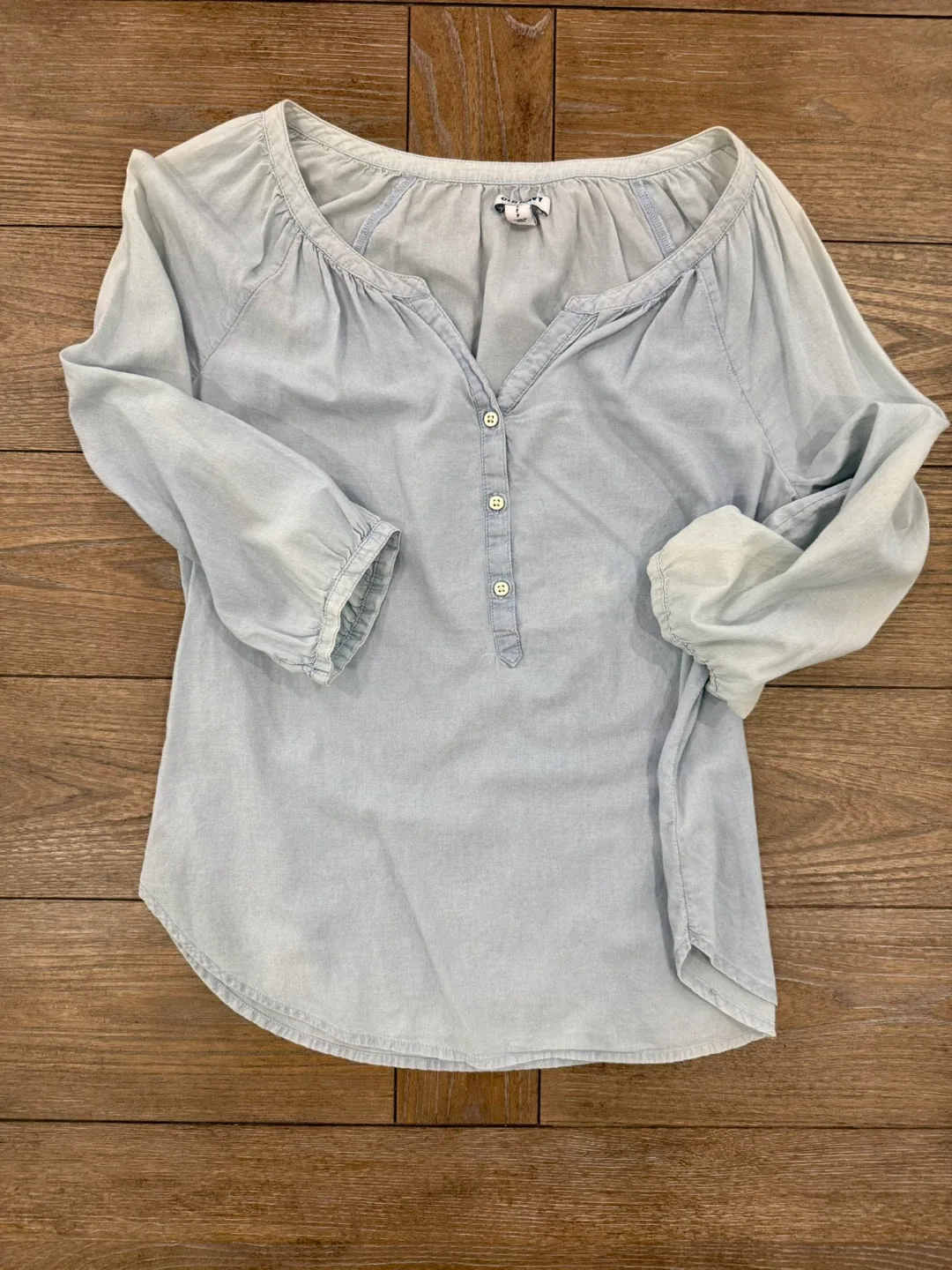 Old Navy Denim Shirts - Size S image indicator(4)
