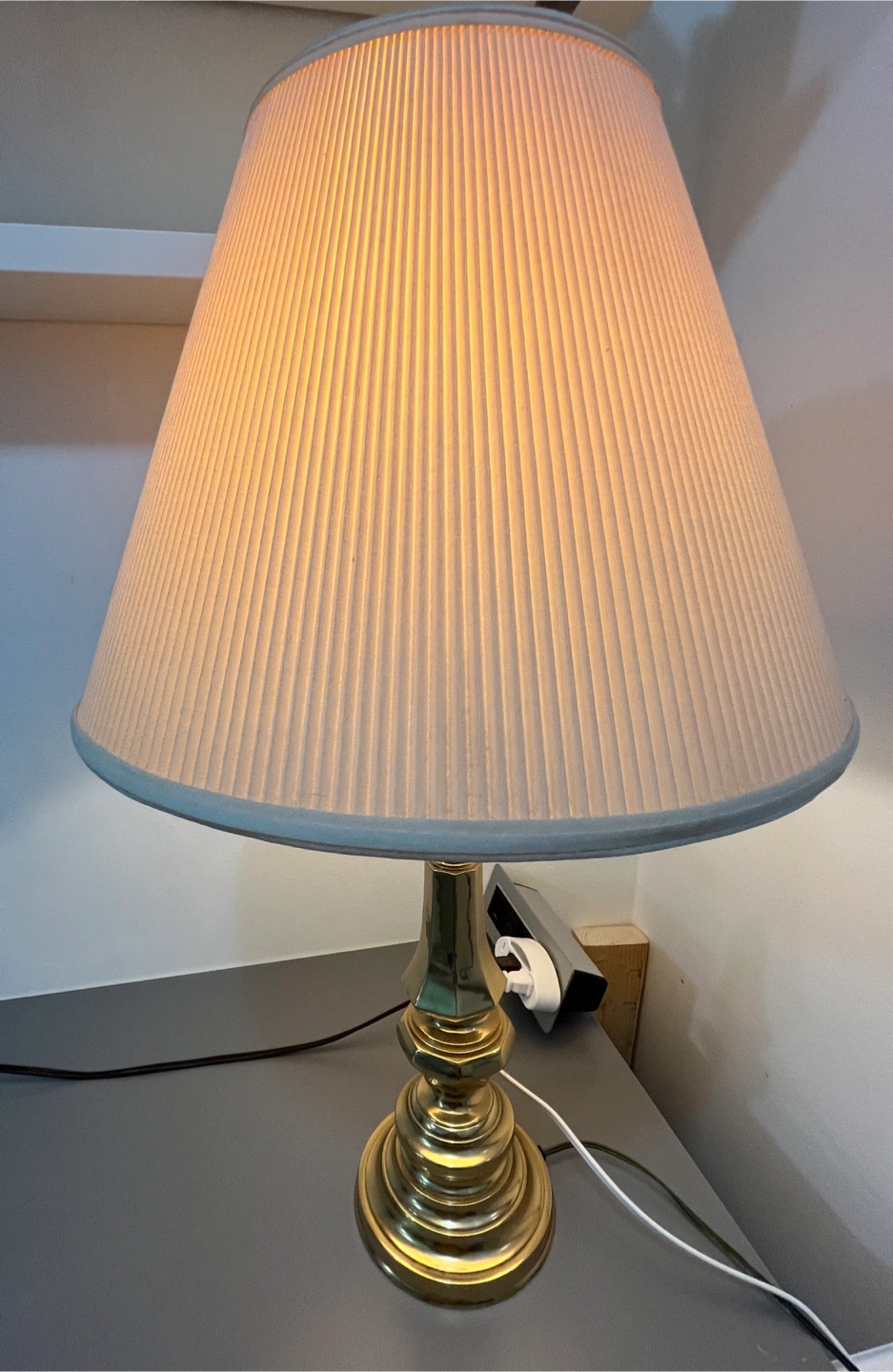 Vintage Brass Table Lamp - Made in Canada - photo 2