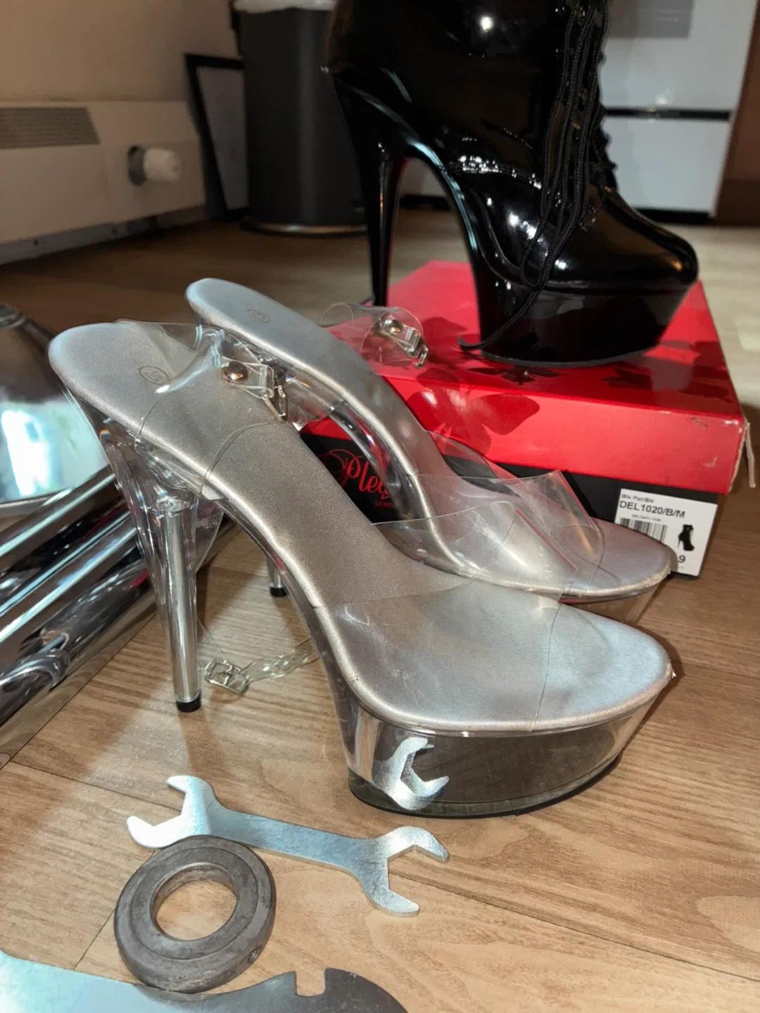 Dance pole/ Shoes/ Silk/ Clamp image indicator(8)