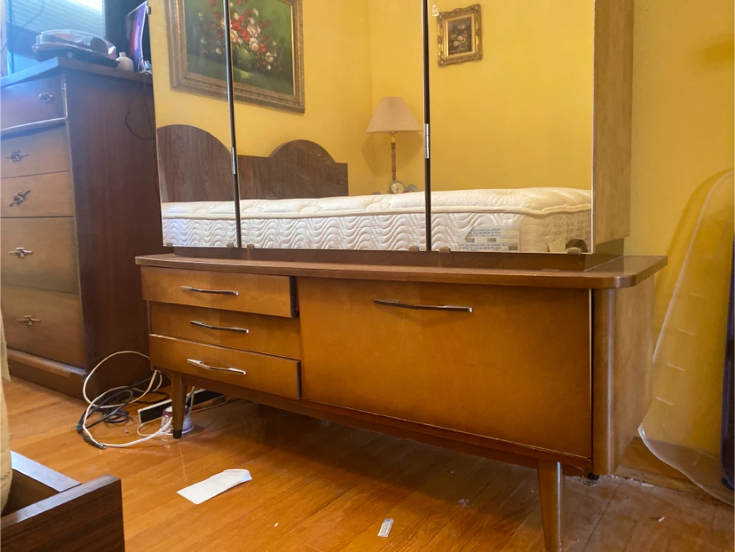 Vintage Vanity with Mirror & Drawers - photo 2
