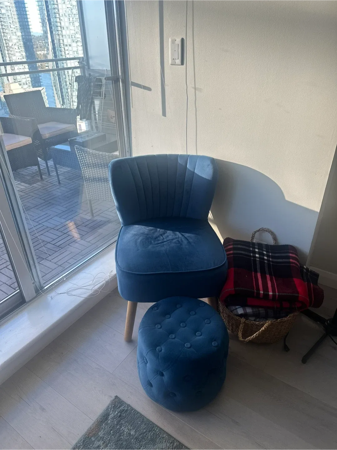 Blue Velvet Accent Chair with Ottoman image indicator(2)