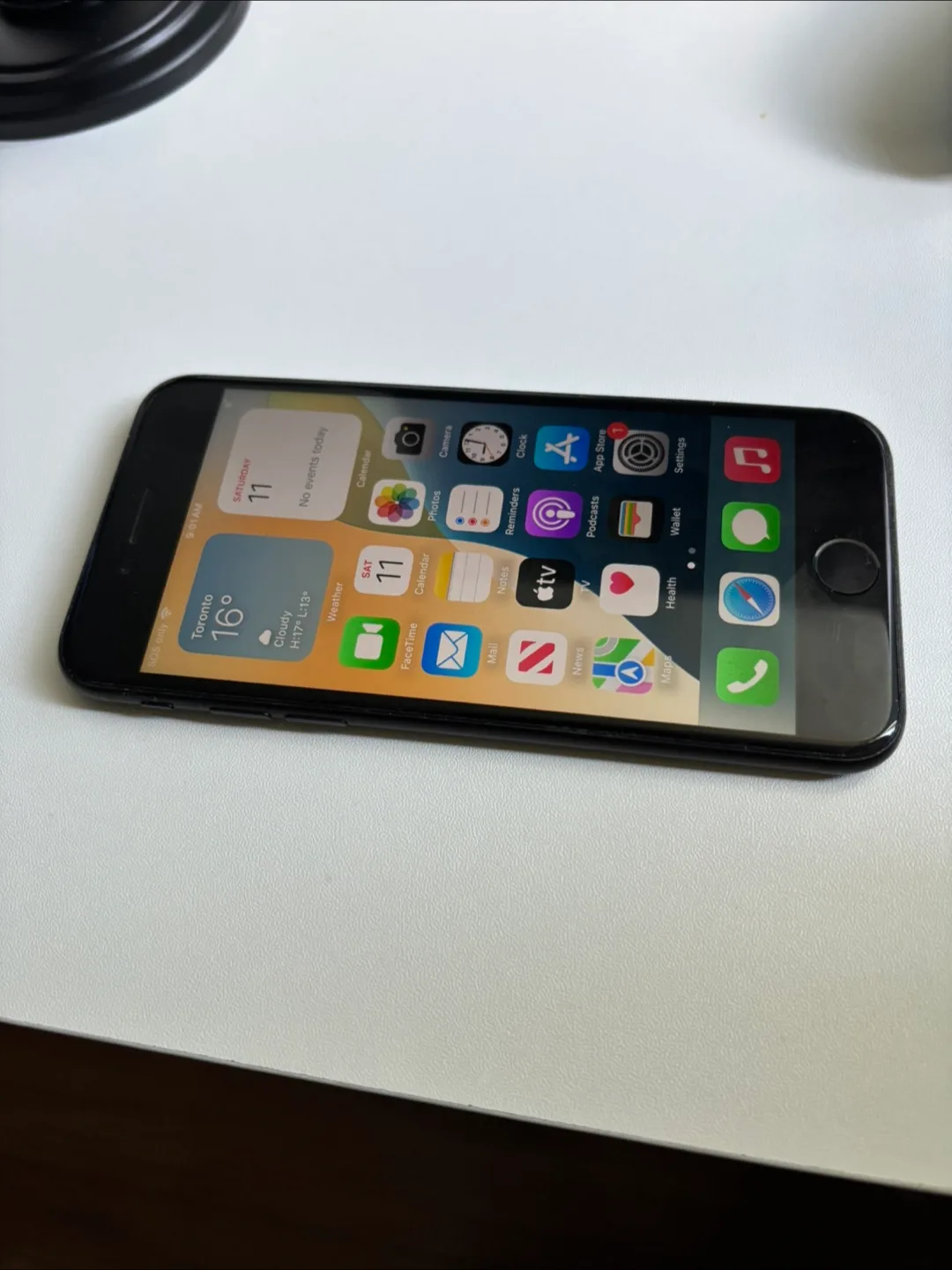 Apple iPhone SE (2nd Gen) Black - Excellent Condition image indicator(3)