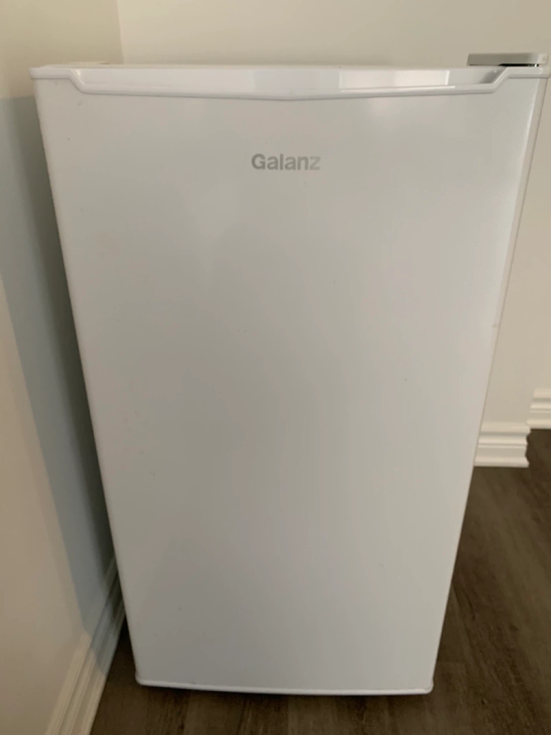 Galanz Mini Fridge - White