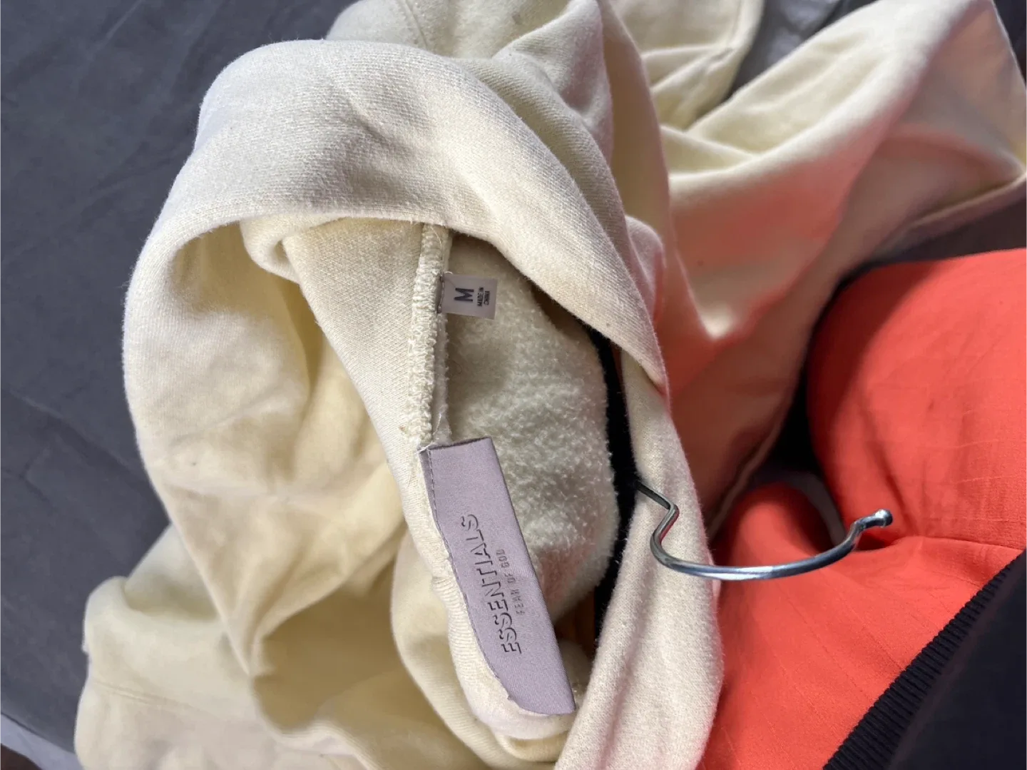 Essentials Fear of God Hoodie - Size M image indicator(2)