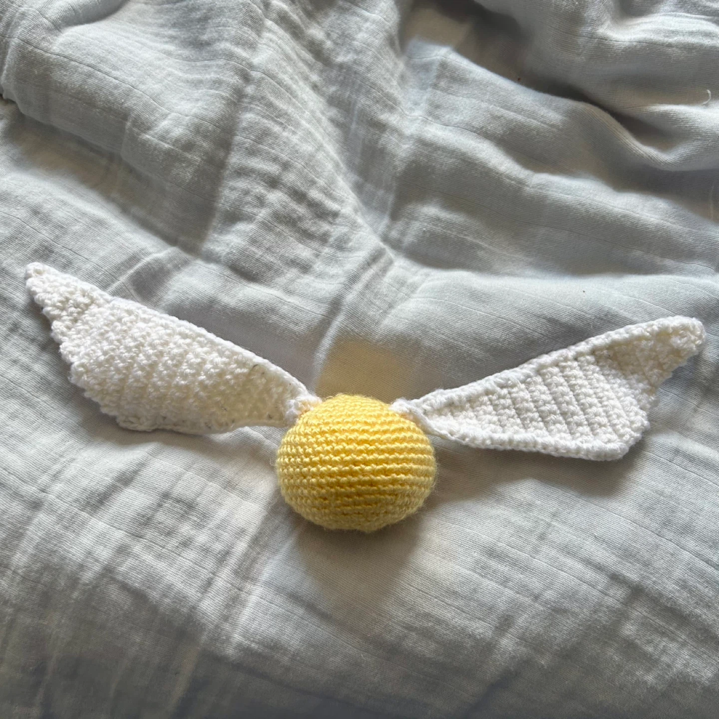 Crochet Golden Snitch from Harry Potter