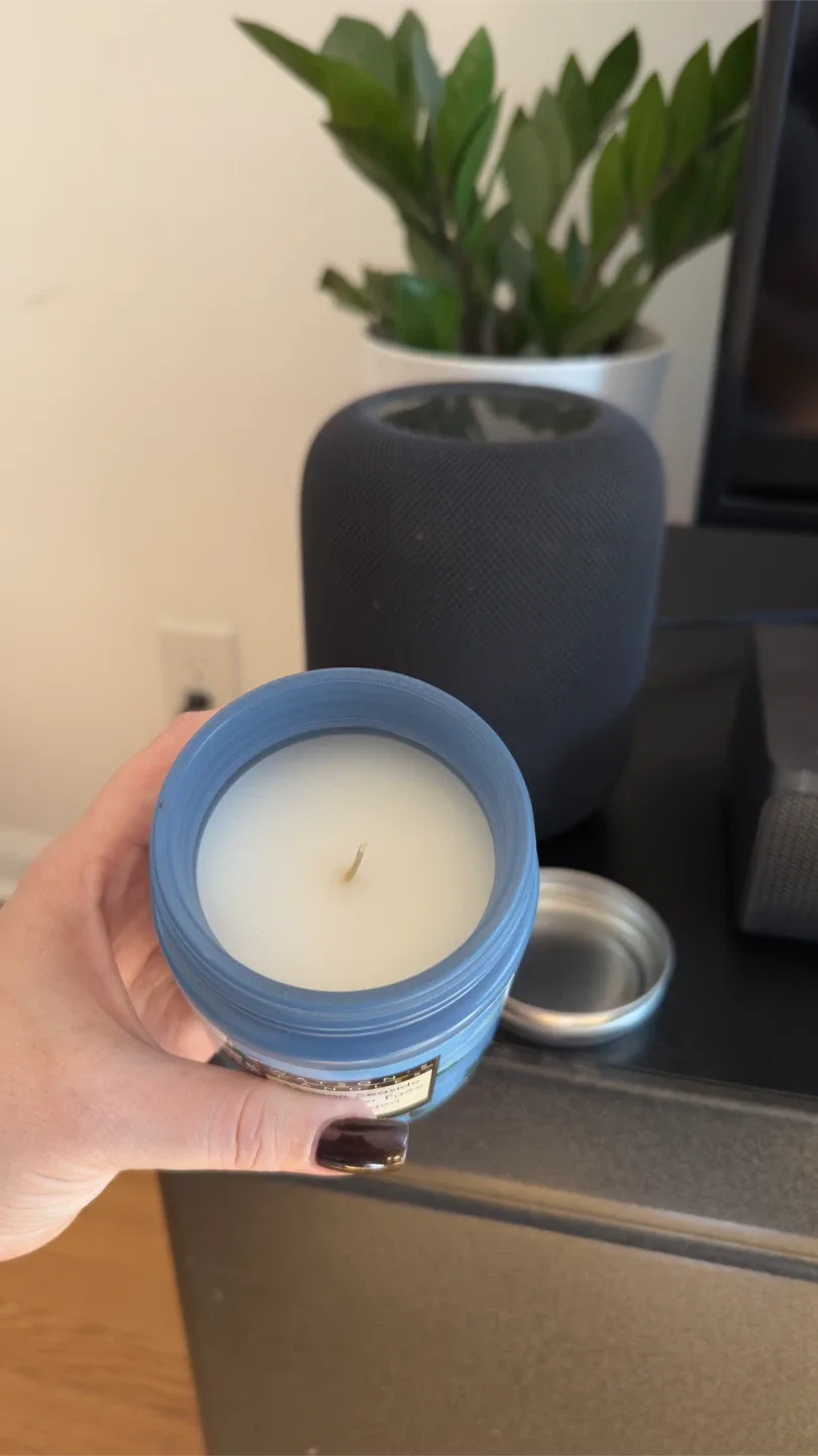 Watson's Candles Aegean Seaside Candle image indicator(3)