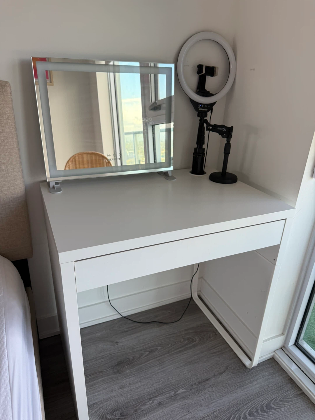 White Makeup Vanity Desk with Mirror - photo 2