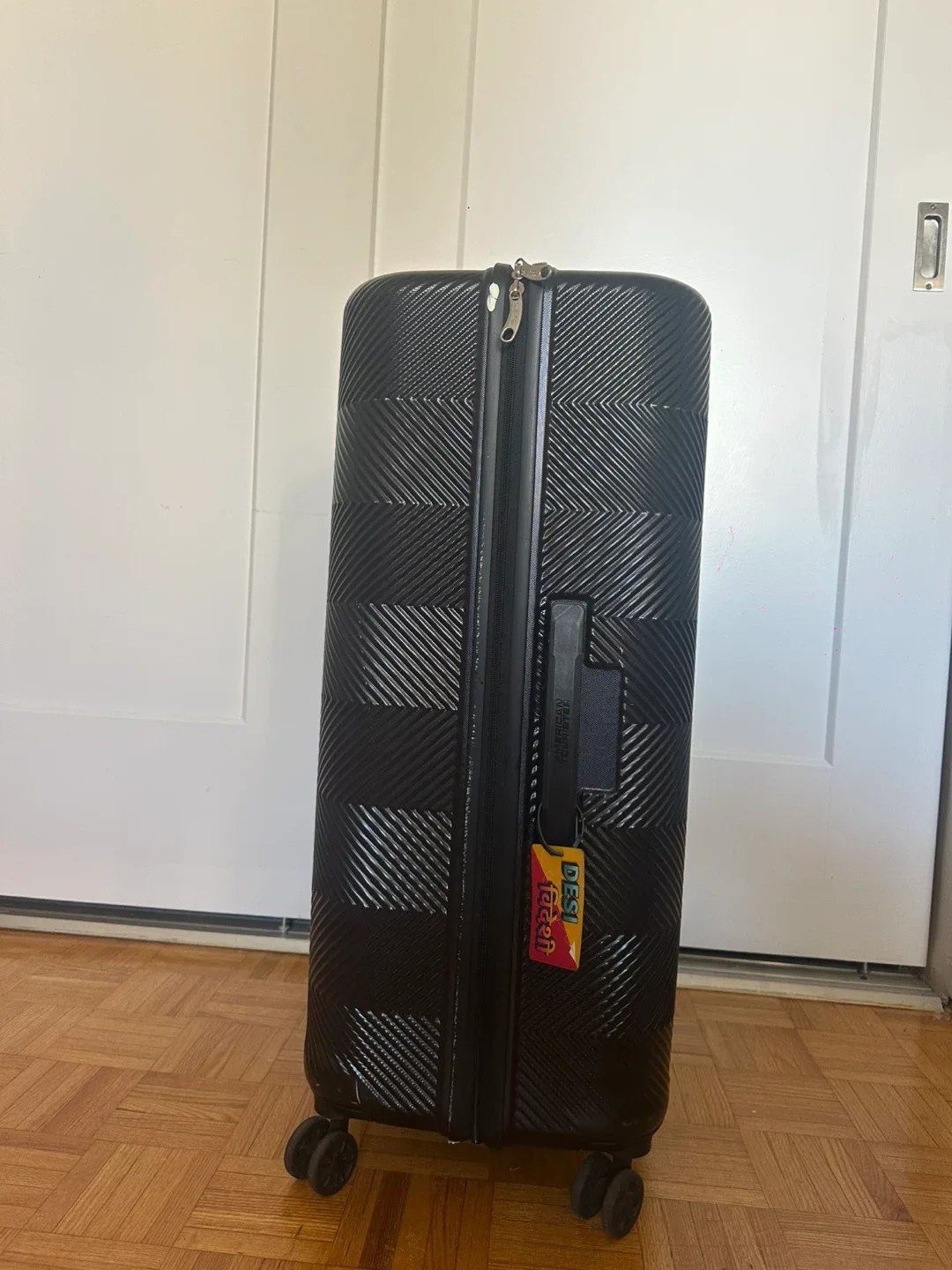 American Tourister Black Hardside Suitcase image indicator(2)