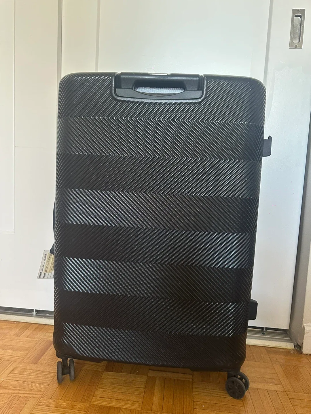 American Tourister Black Hardside Suitcase image indicator(3)