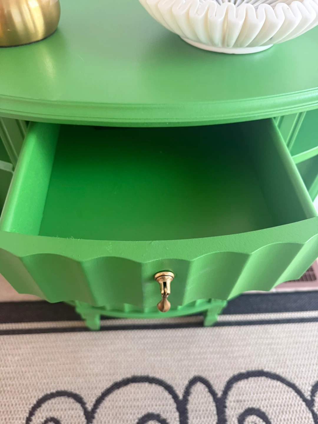Green Half-Moon Console Table - photo 4