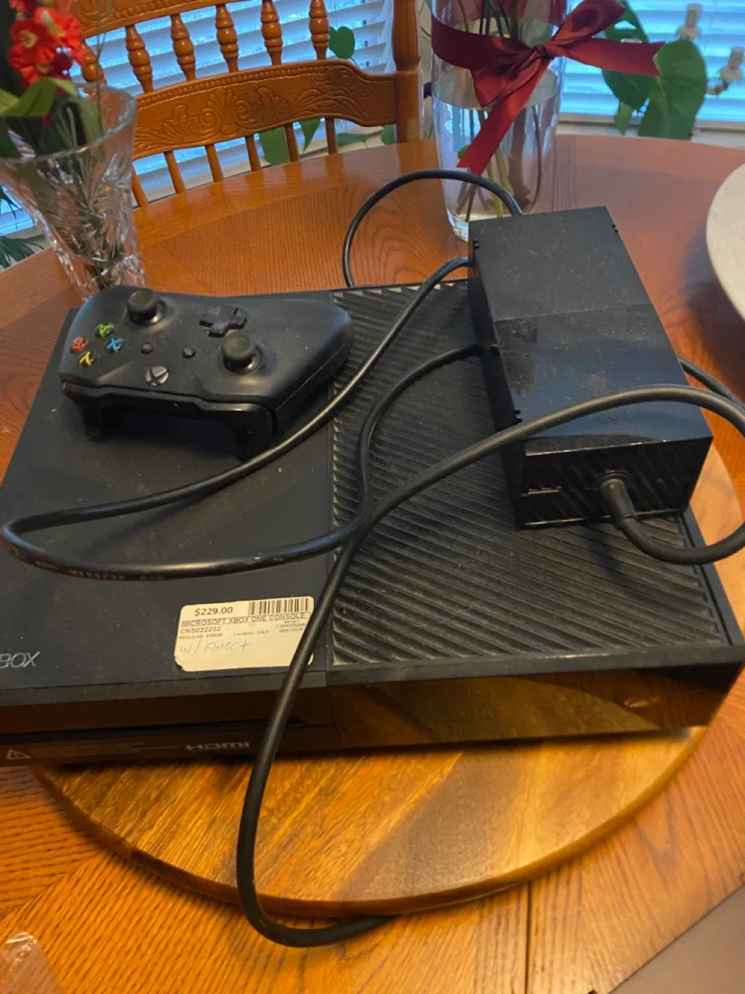 Xbox One Console with Controller image indicator(2)