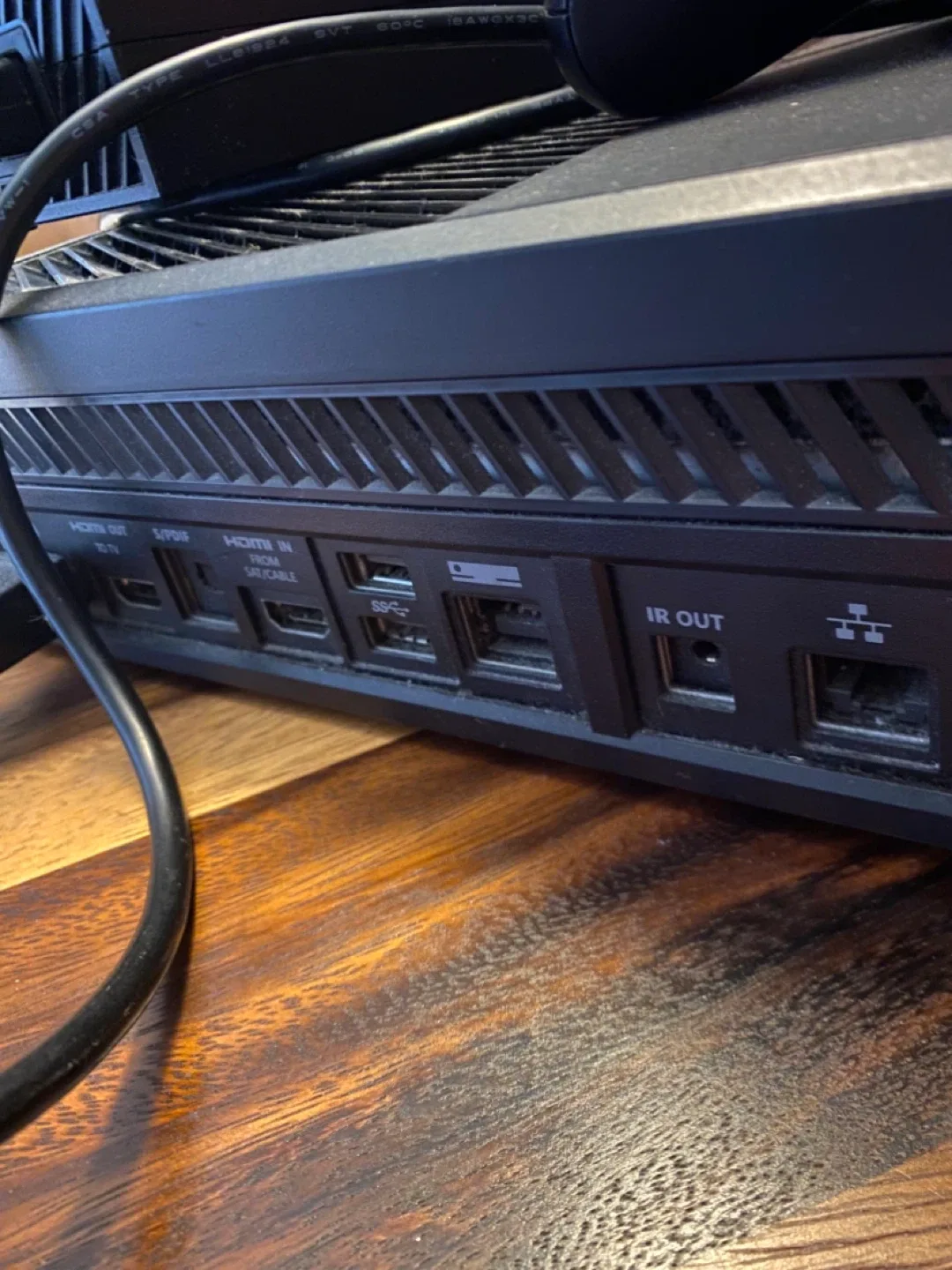 Xbox One Console with Controller image indicator(3)