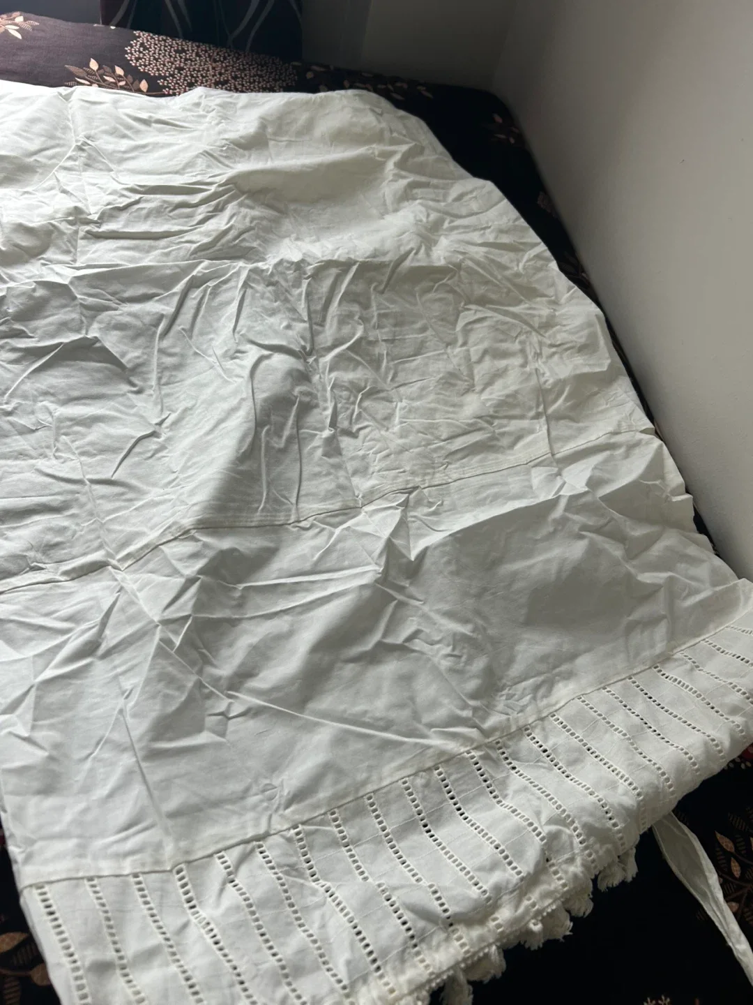 White Crib Bed Skirt image indicator(6)