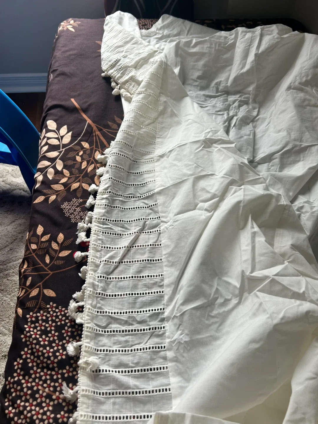 White Crib Bed Skirt image indicator(4)