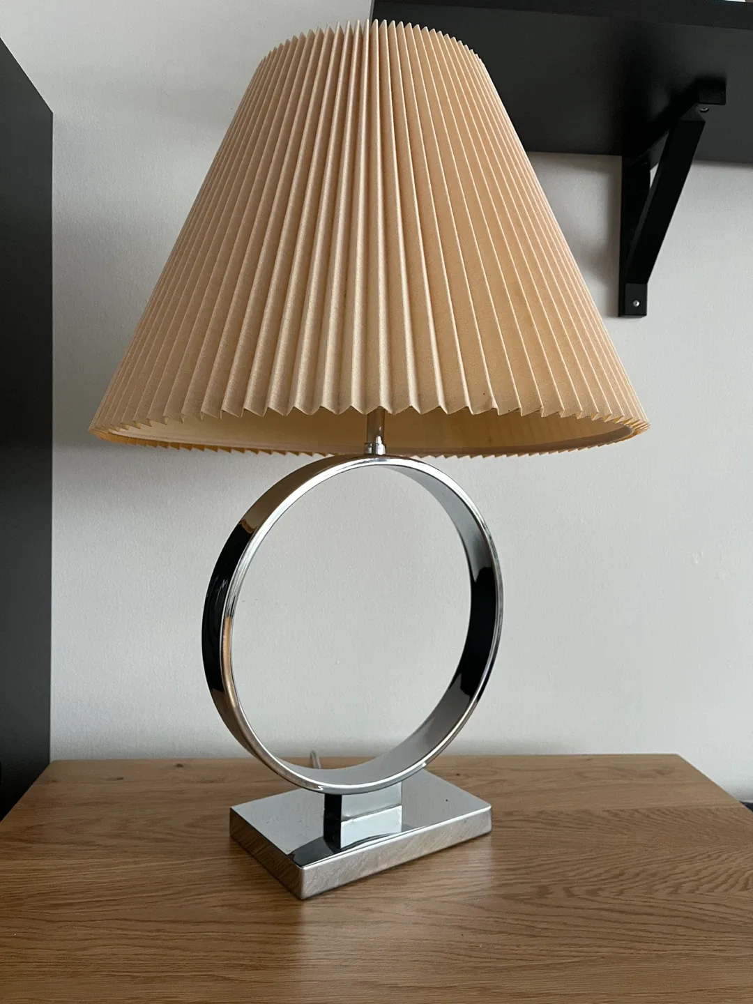 Mid Century Table Lamp with Pleated Shade image indicator(2)