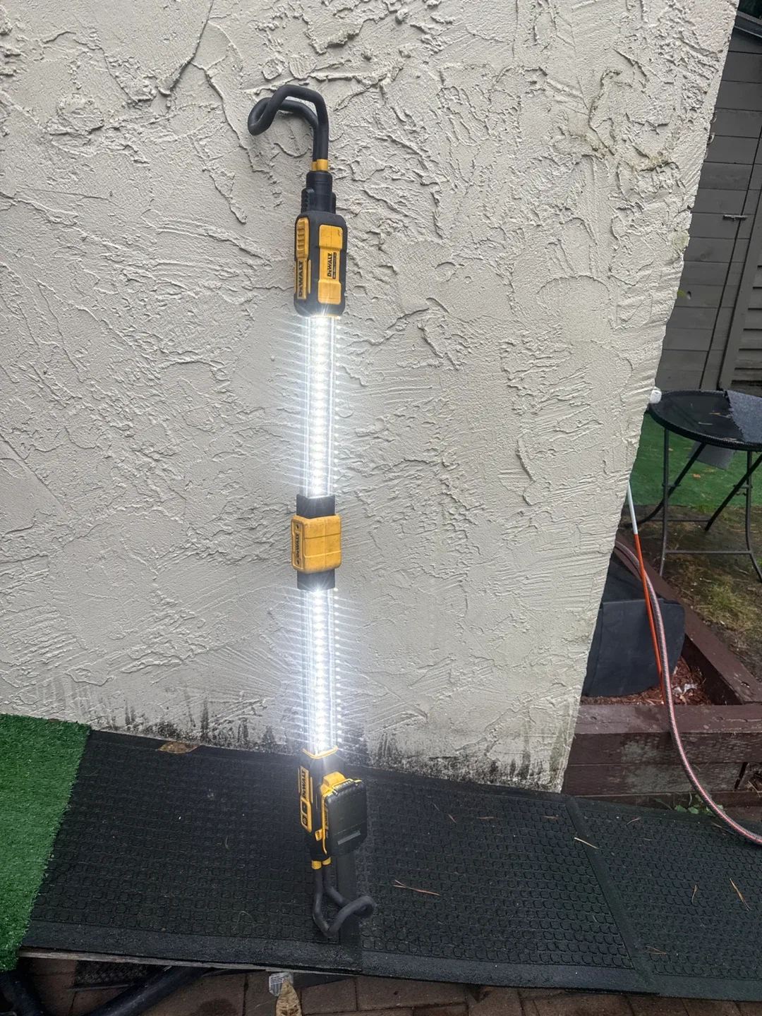 DeWalt Cordless LED Work Light image indicator(2)