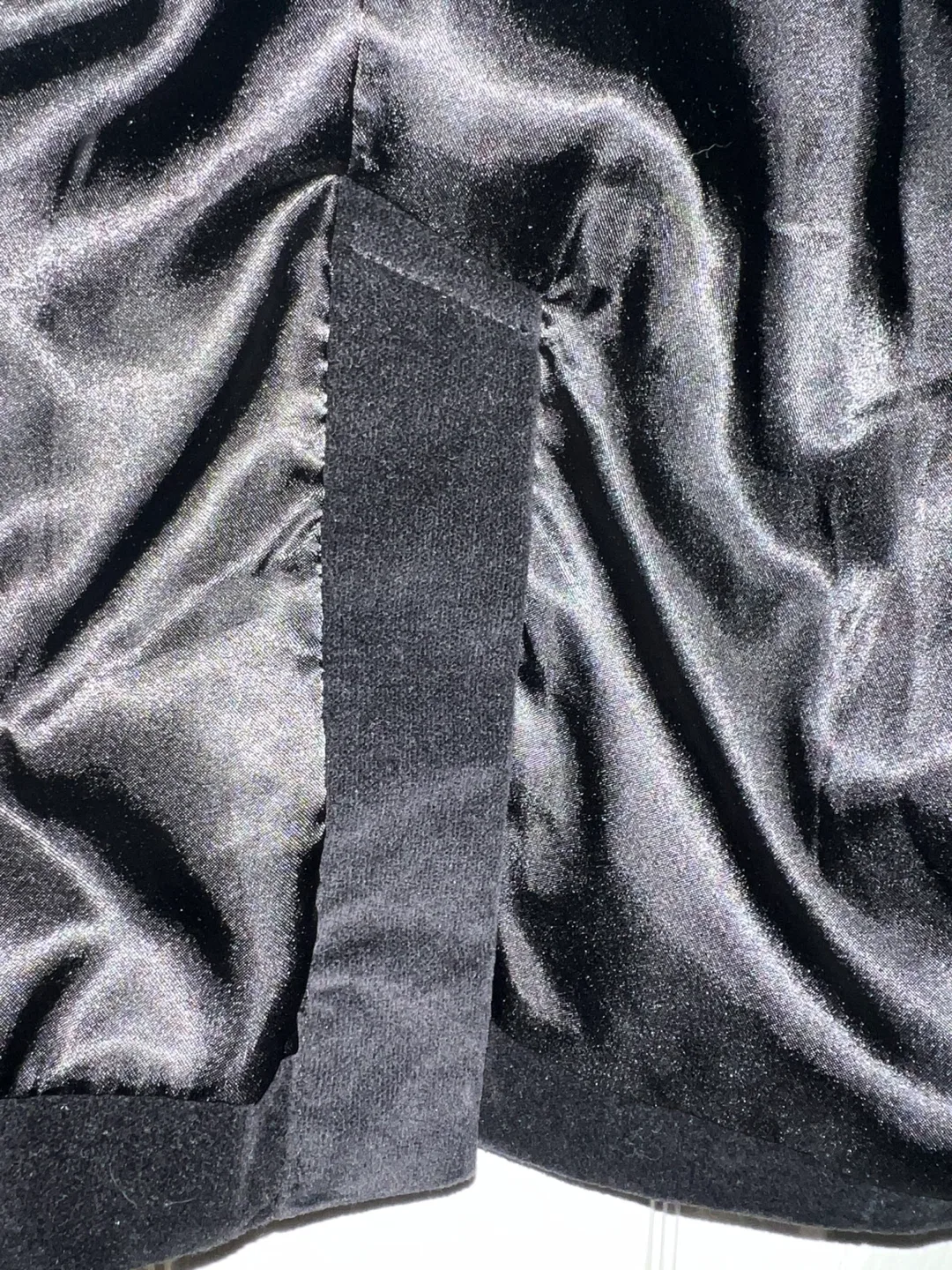 Lady Hathaway Black Velvet Blazer - Size M image indicator(6)