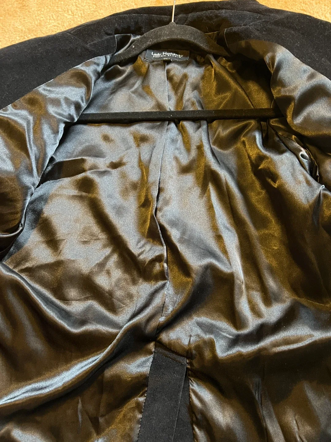 Lady Hathaway Black Velvet Blazer - Size M image indicator(10)