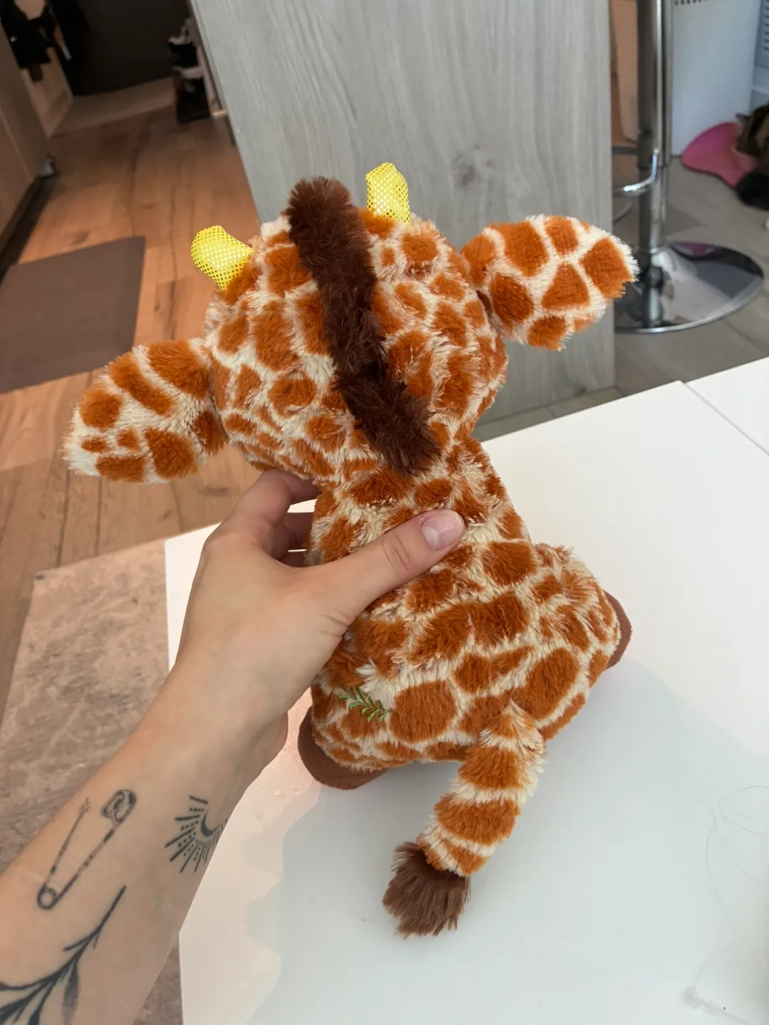 Giraffe plush #freecycle image indicator(3)
