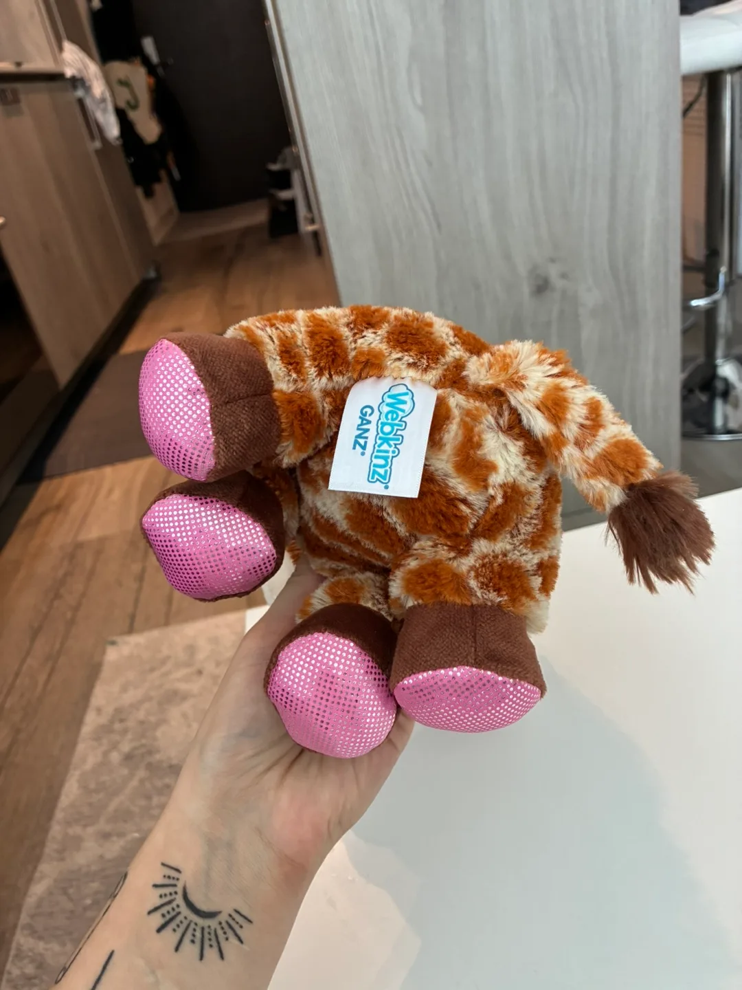 Giraffe plush #freecycle image indicator(4)
