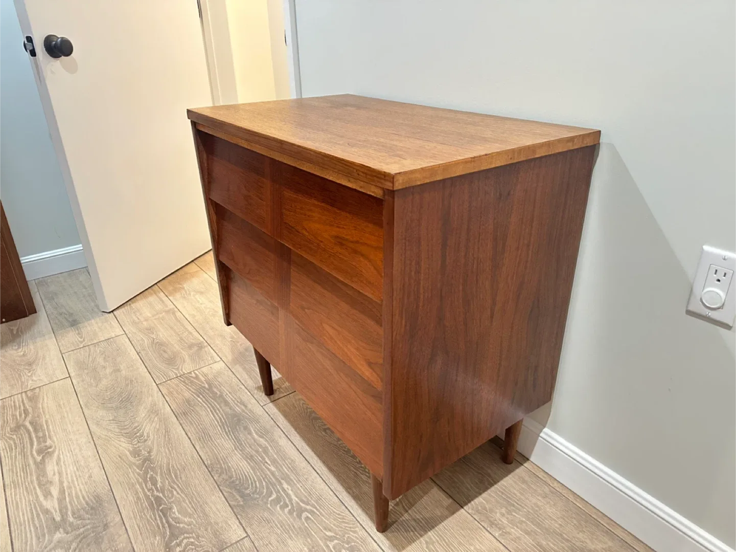 Vintage Refinished Wooden 3-Drawer Dresser image indicator(7)