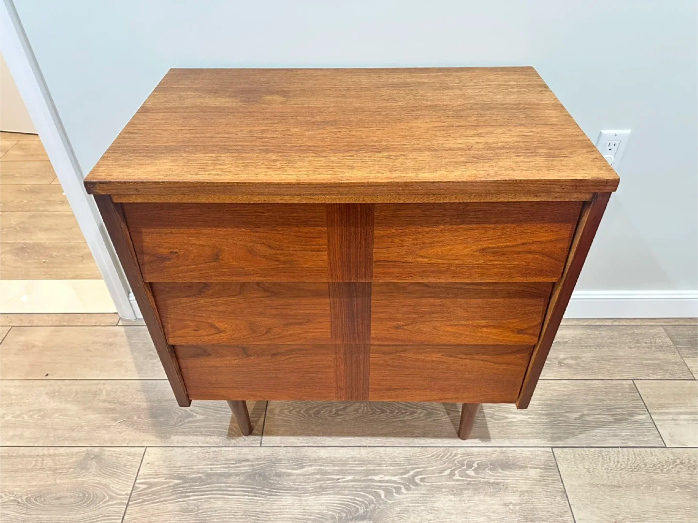 Vintage Refinished Wooden 3-Drawer Dresser image indicator(8)