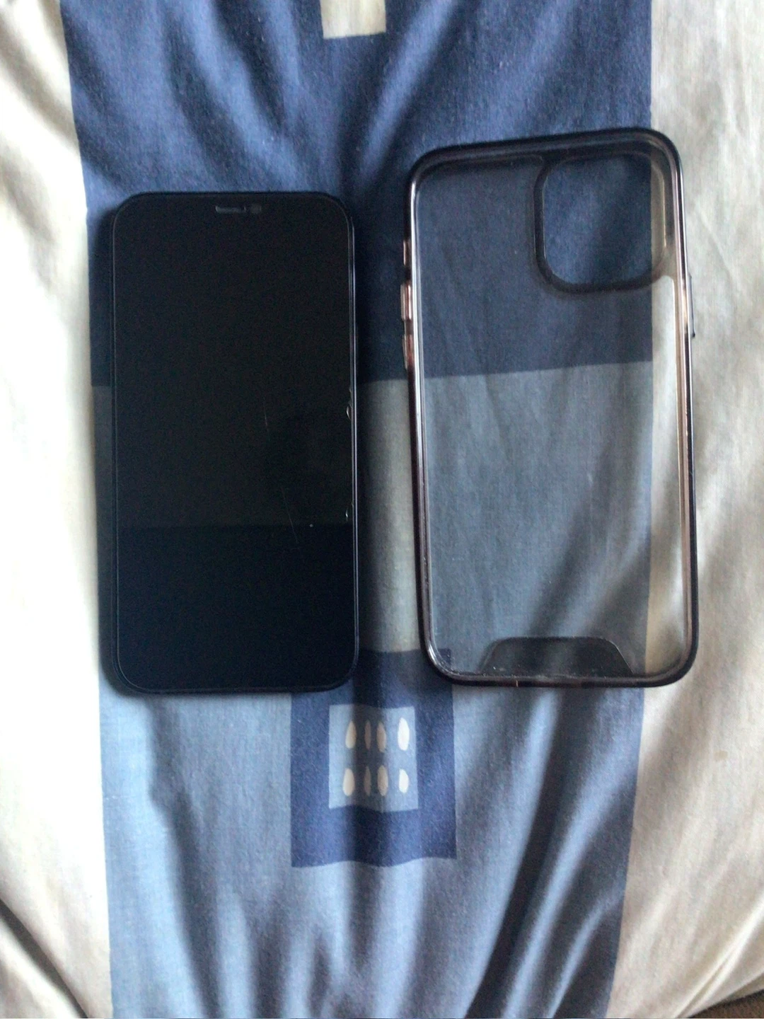 Apple iPhone 12 Black w/ Case - photo 4