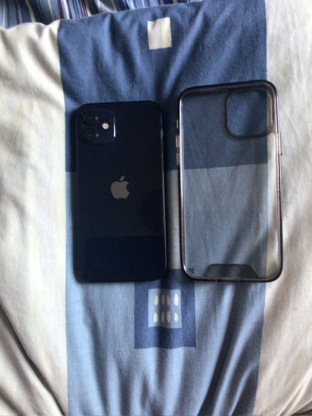 Apple iPhone 12 Black w/ Case - photo 3