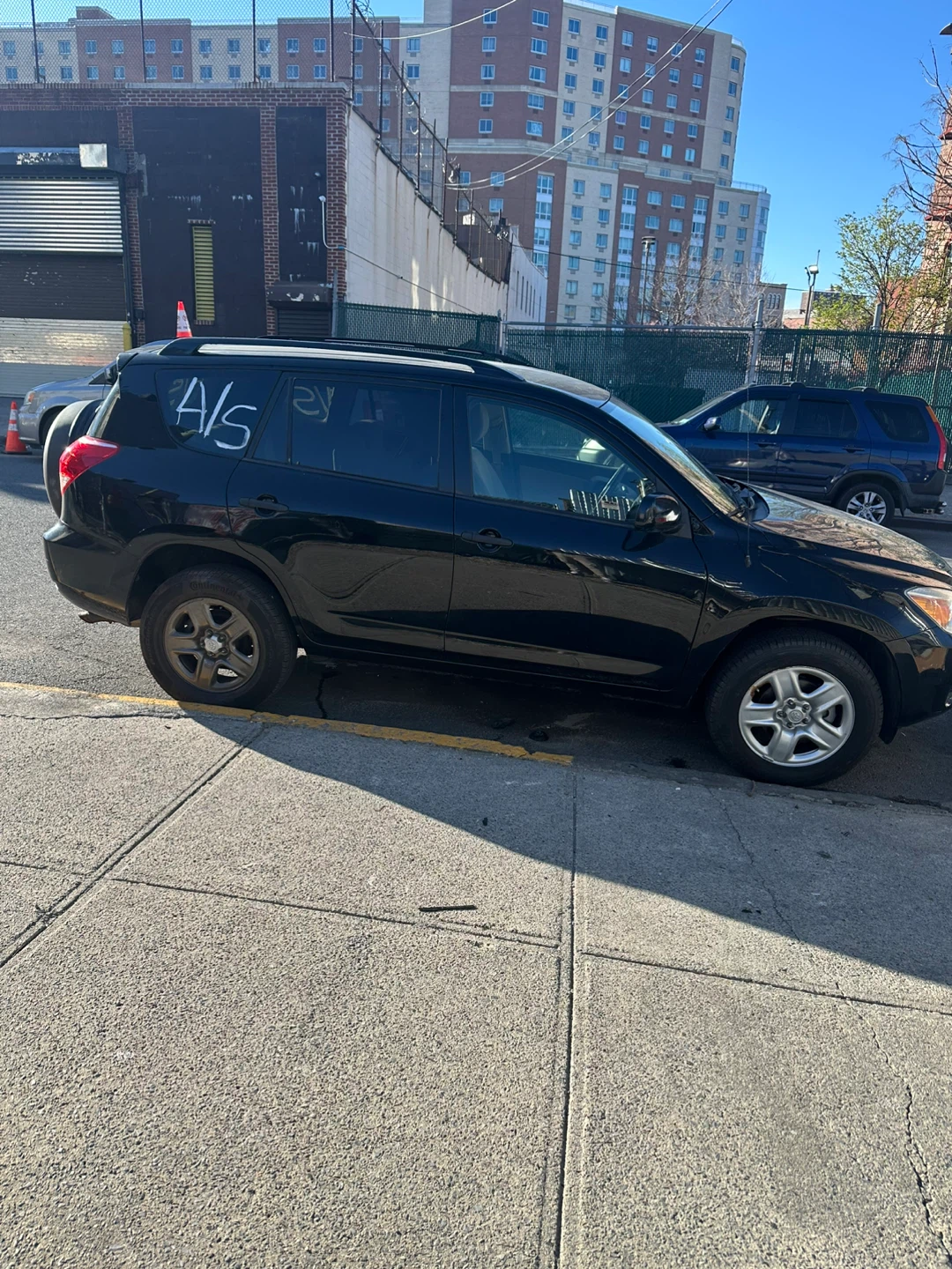 Black Toyota RAV4 - photo 3