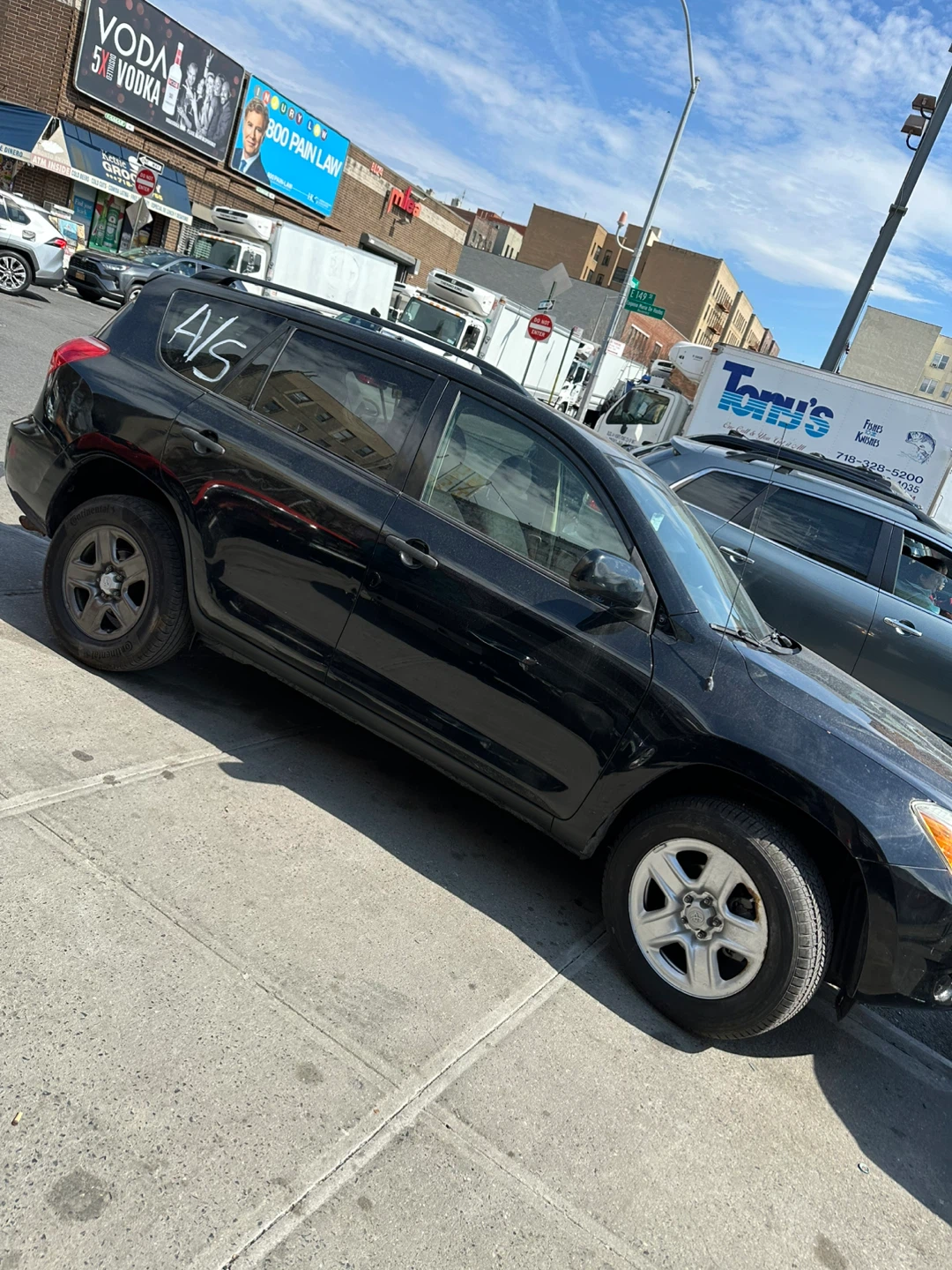Black Toyota RAV4 - photo 4