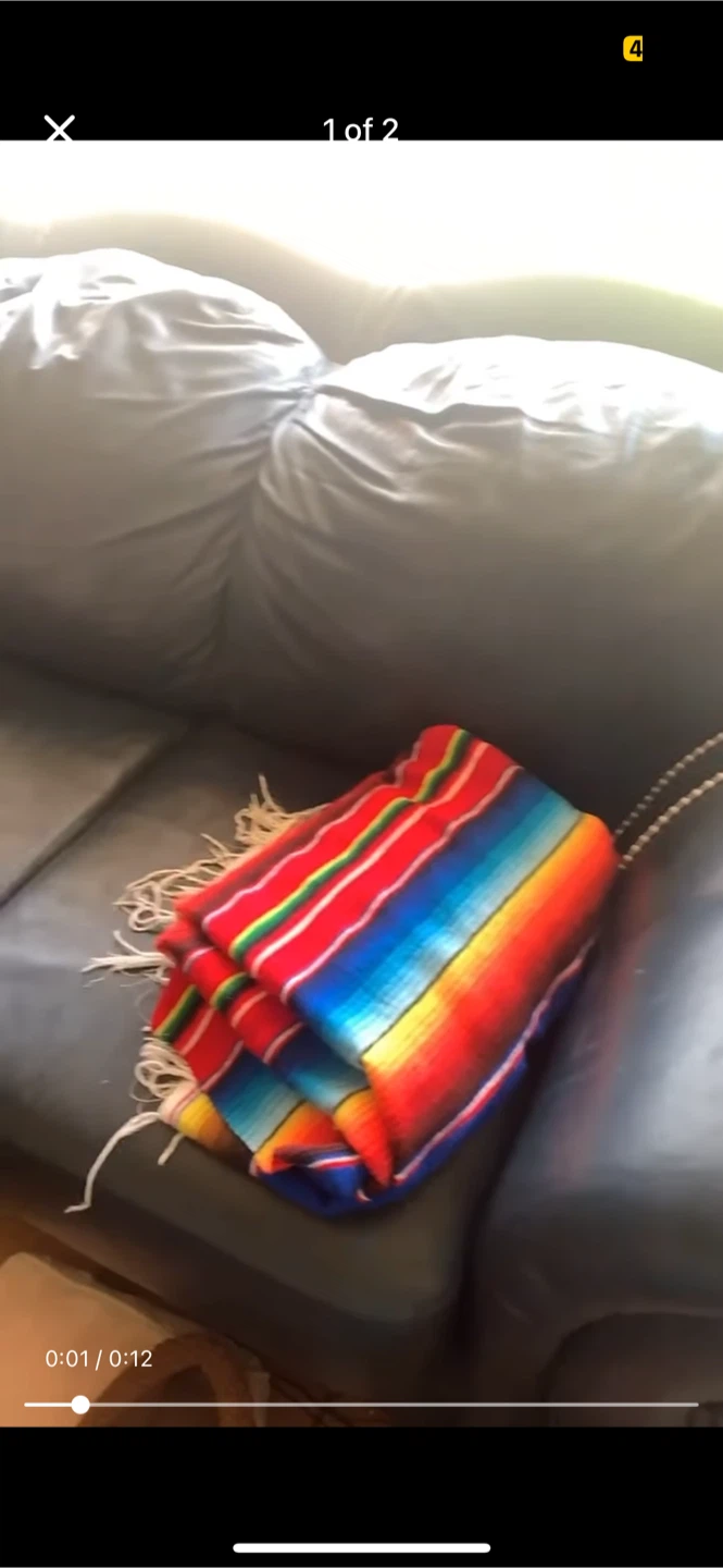 Couch - photo 3