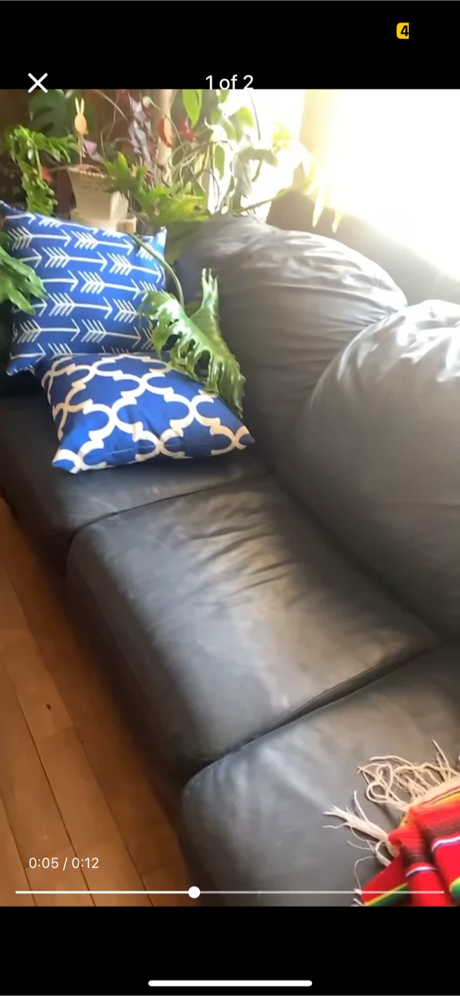 Couch - photo 2