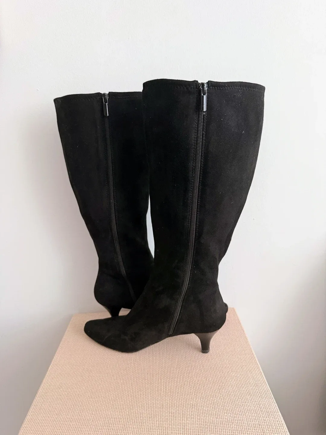 Black Suede Knee High Boots Size 8 image indicator(4)