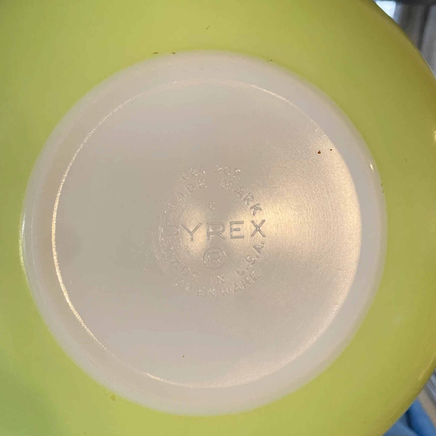 Vintage Pyrex Lime Green Casserole Dish 2 Quart - photo 3