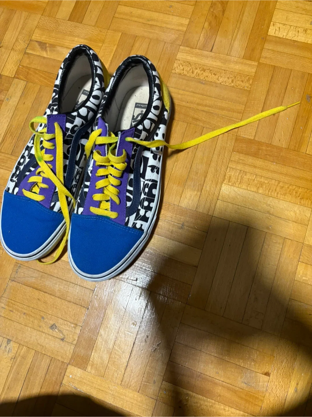 Vans Old Skool Shoes - Men's US 9.5 image indicator(3)