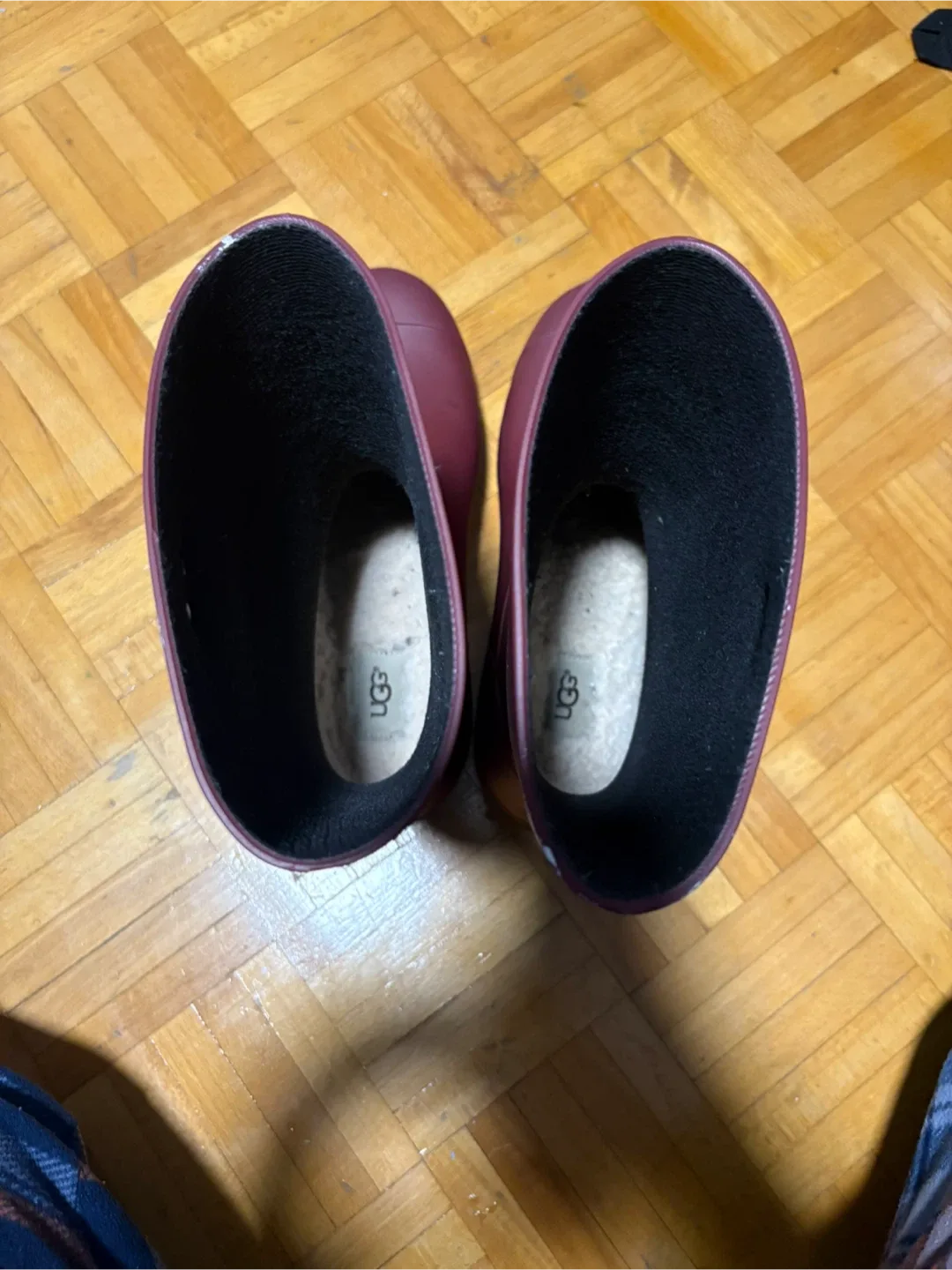 UGG Rain Boots - Burgundy image indicator(2)