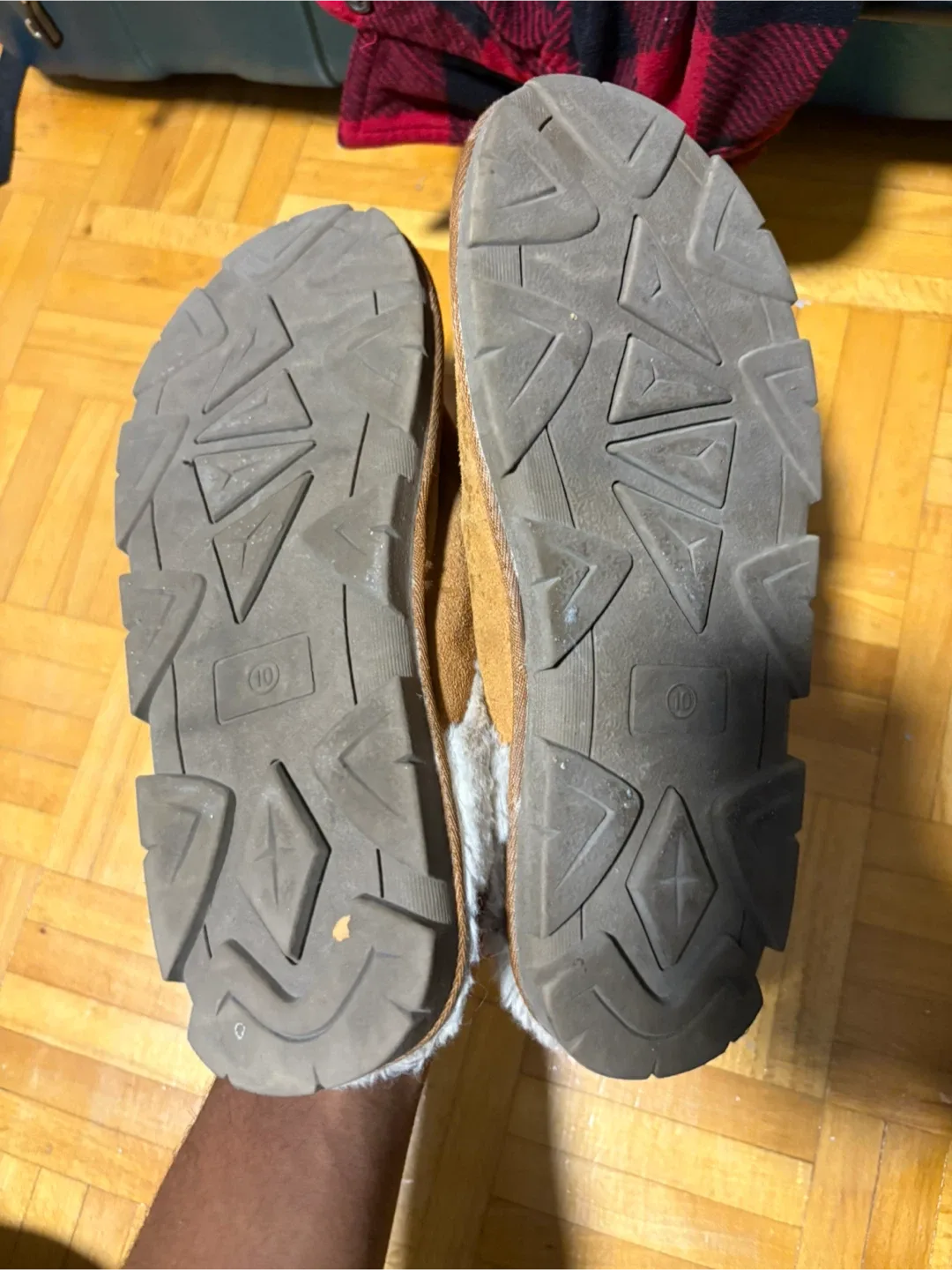 Ugg Tan Slippers Size 10 image indicator(2)