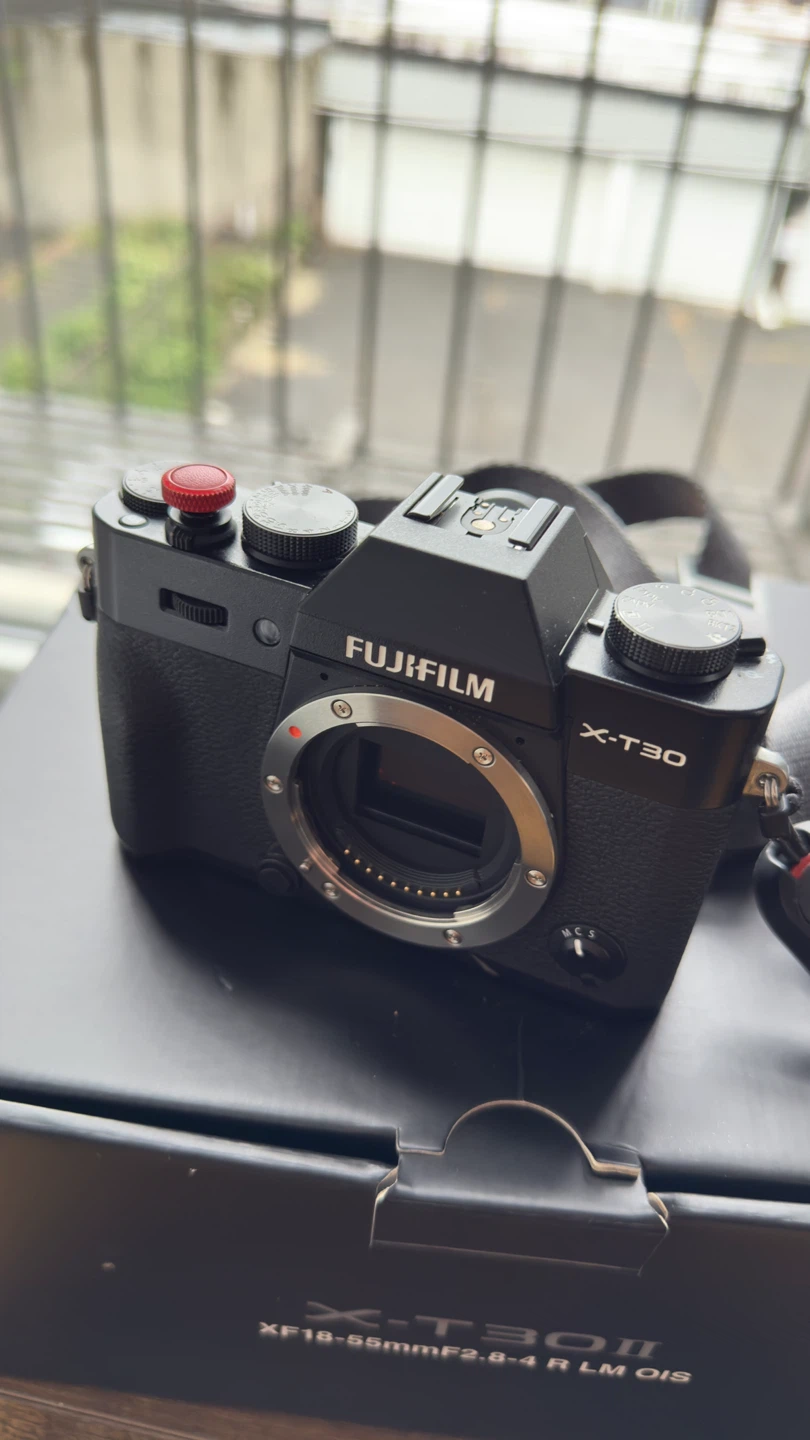 Fujifilm X-T30 II Camera with Extras - photo 3