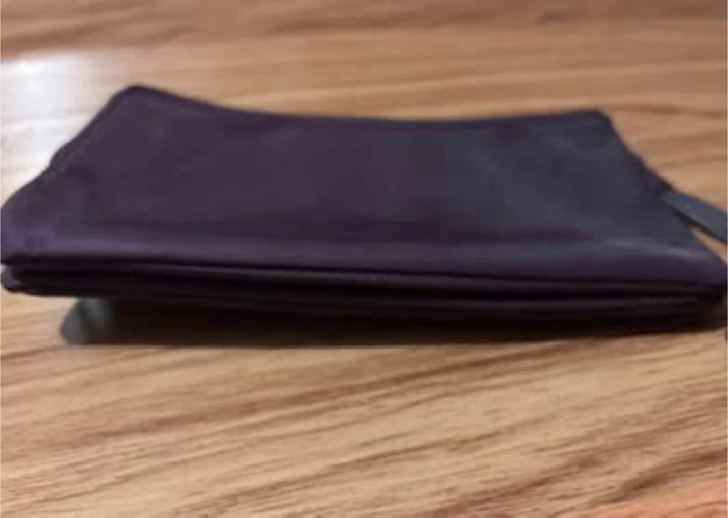 Lululemon Curved wallet image indicator(3)