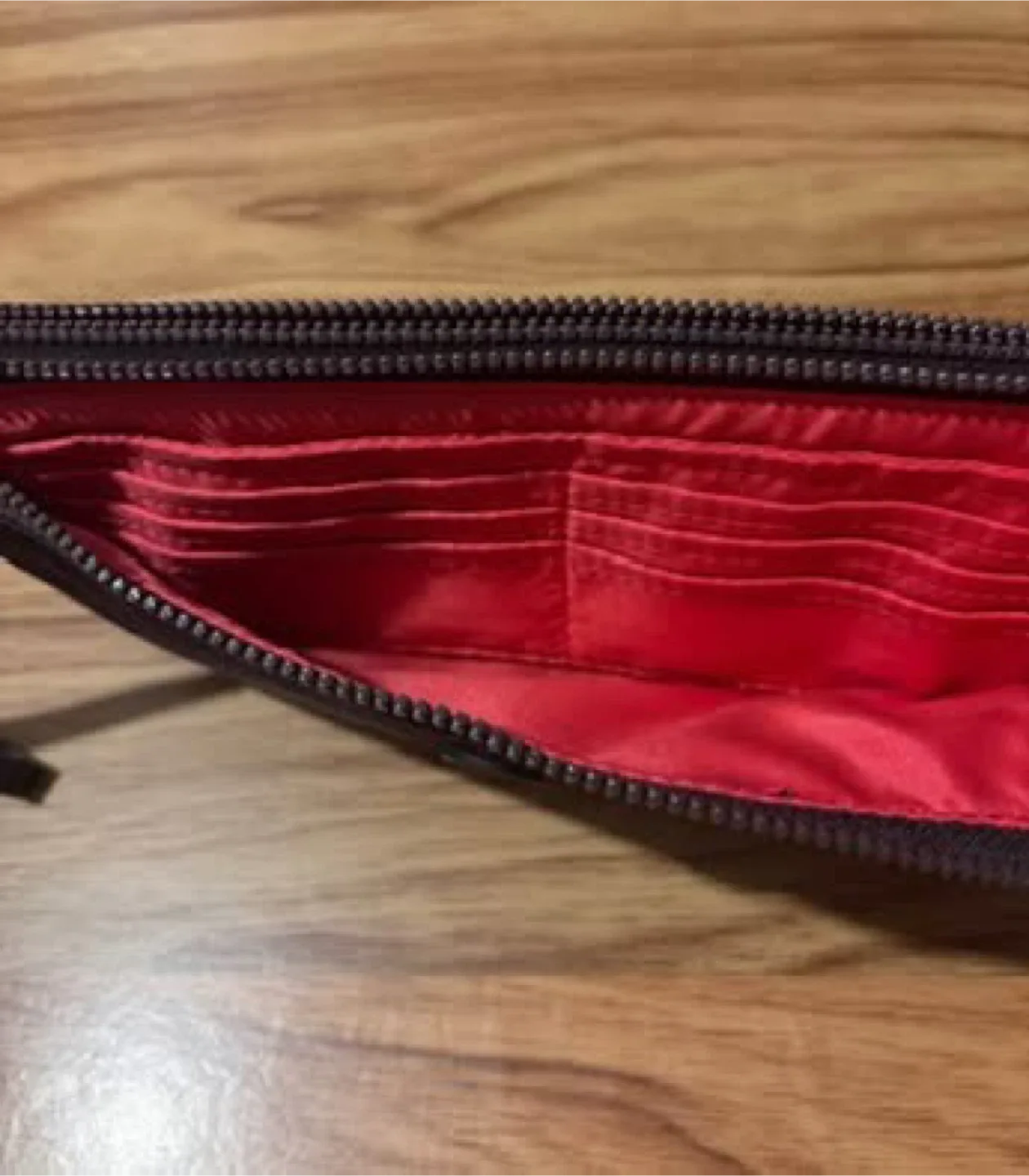 Lululemon Curved wallet image indicator(4)