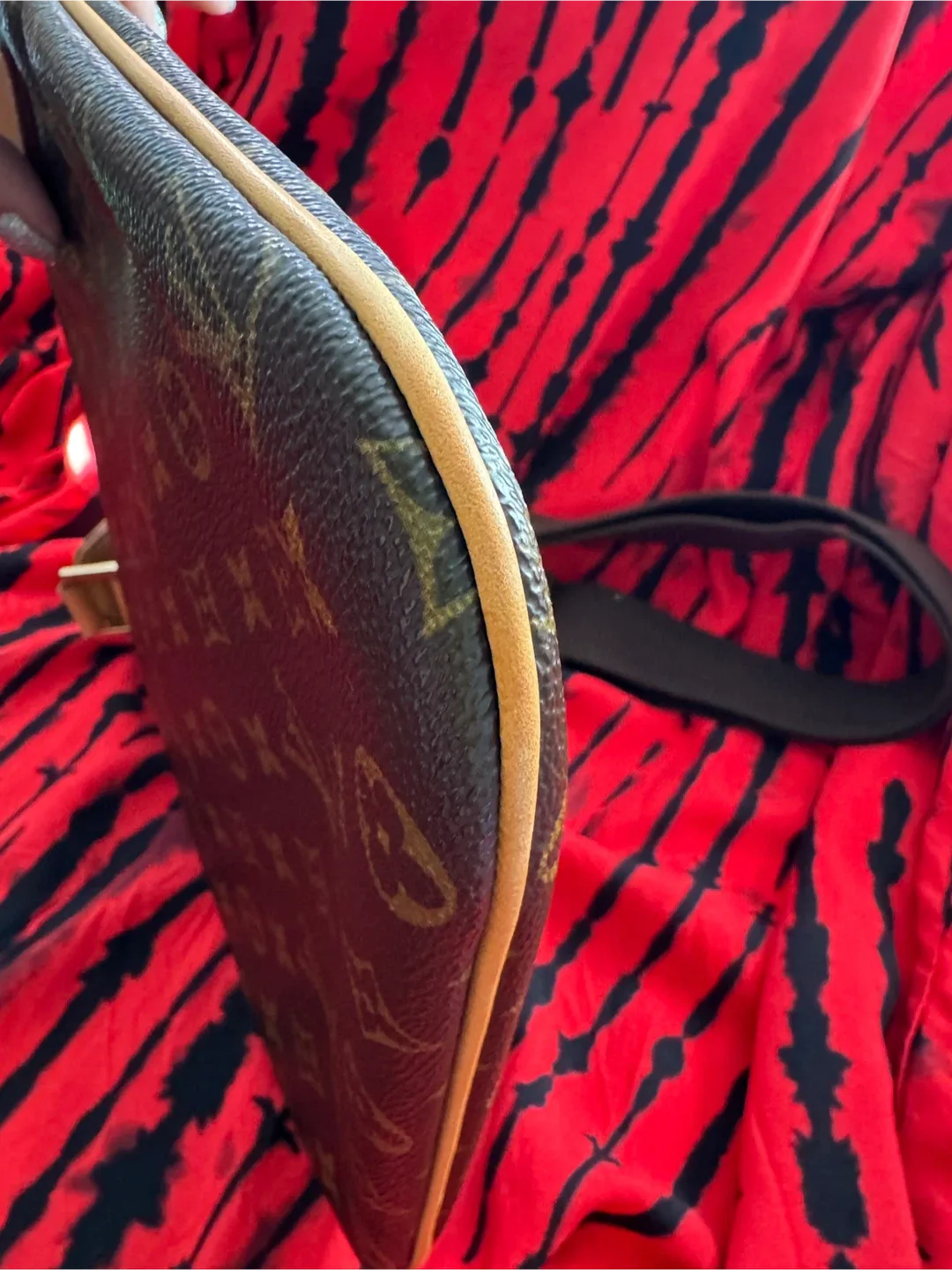 Louis Vuitton Pochette Bosphere image indicator(5)