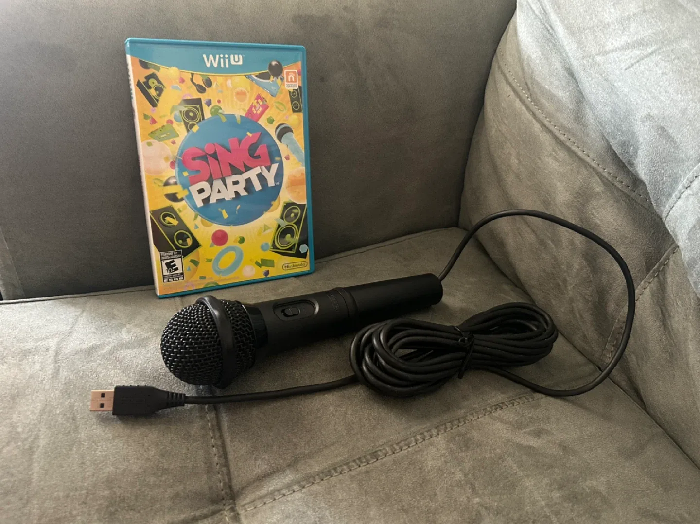 Sing Party Wii U Game with Microphone thumbnail