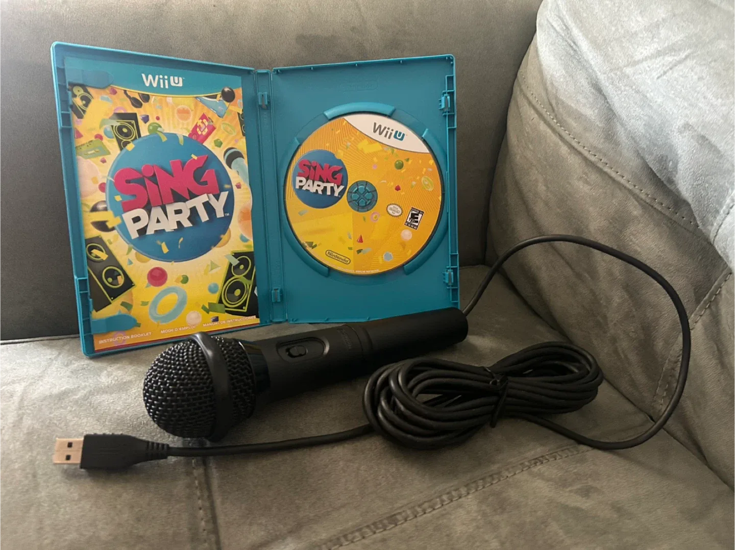 Sing Party Wii U Game with Microphone image indicator(2)