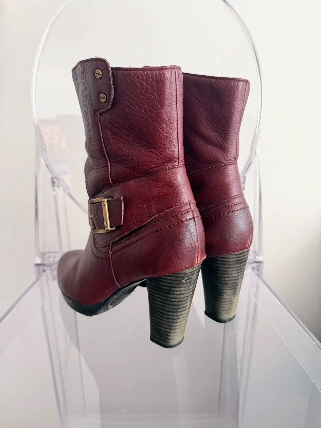 Clark’s Burgundy Leather Ankle Boots Size 7.5 image indicator(3)