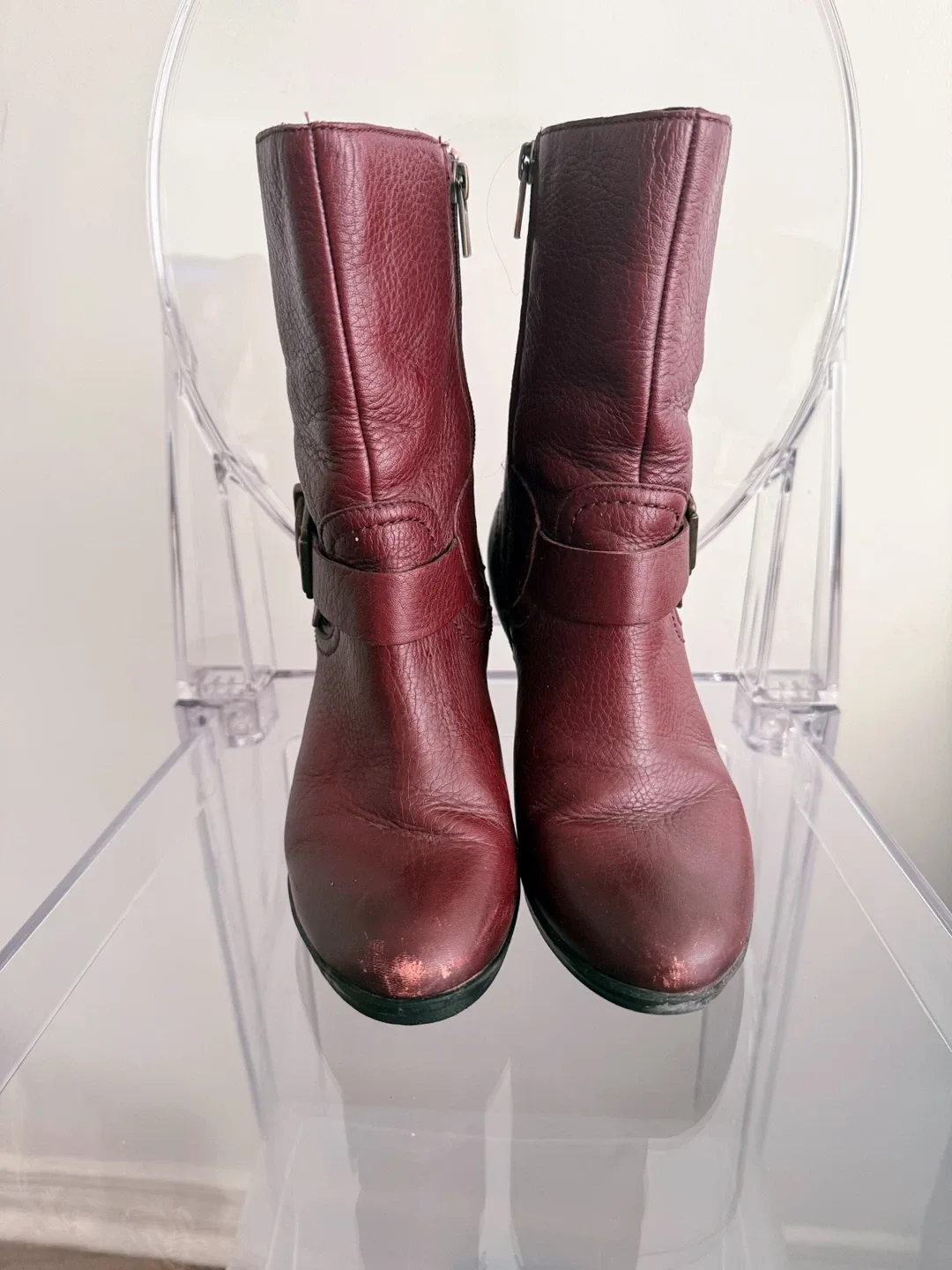 Clark’s Burgundy Leather Ankle Boots Size 7.5 image indicator(2)