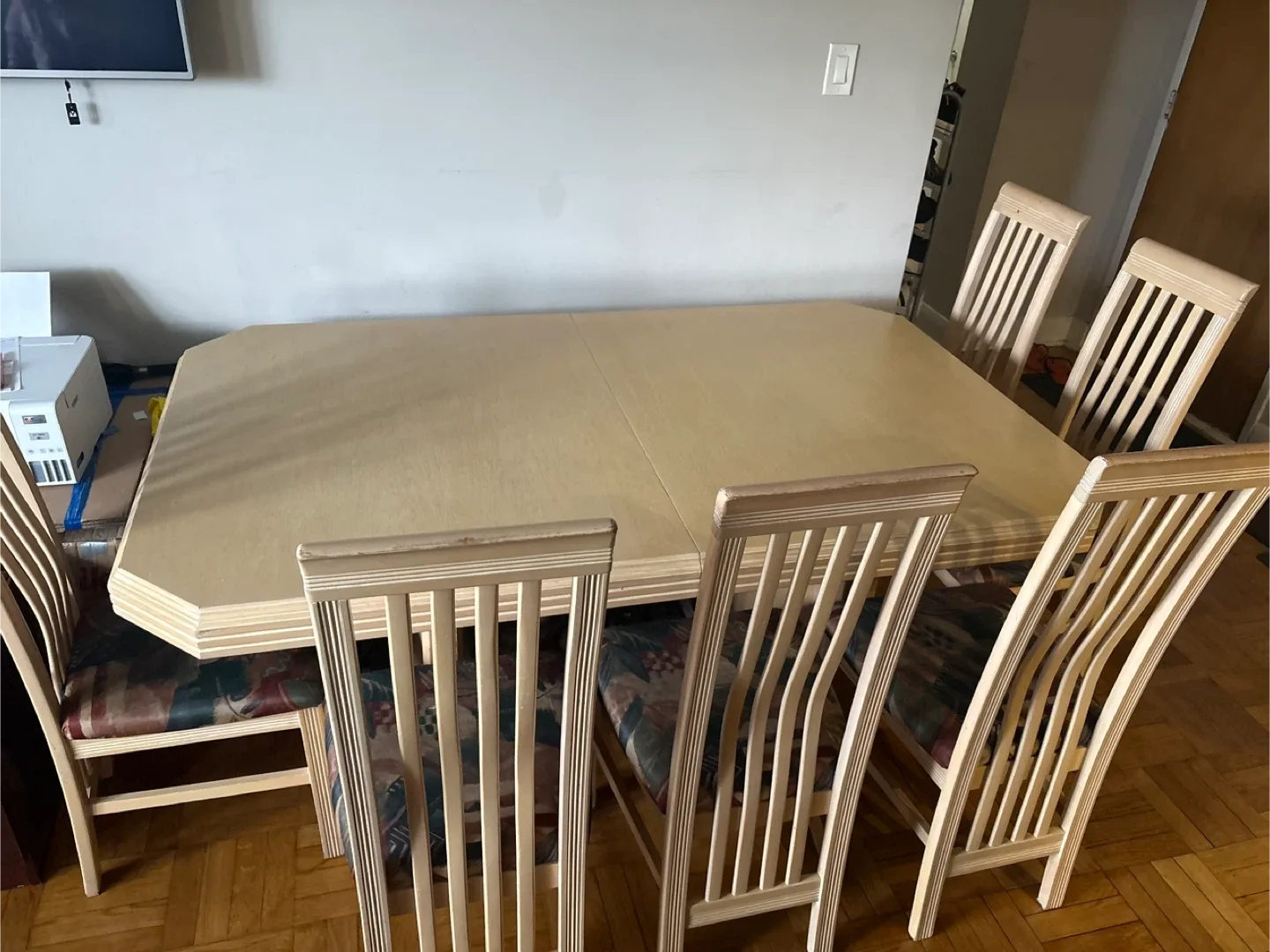Dining table with 6 chairs image indicator(2)