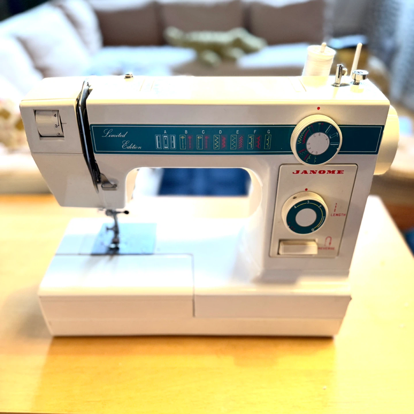 Janome Model 108 Sewing Machine with Box - photo 5
